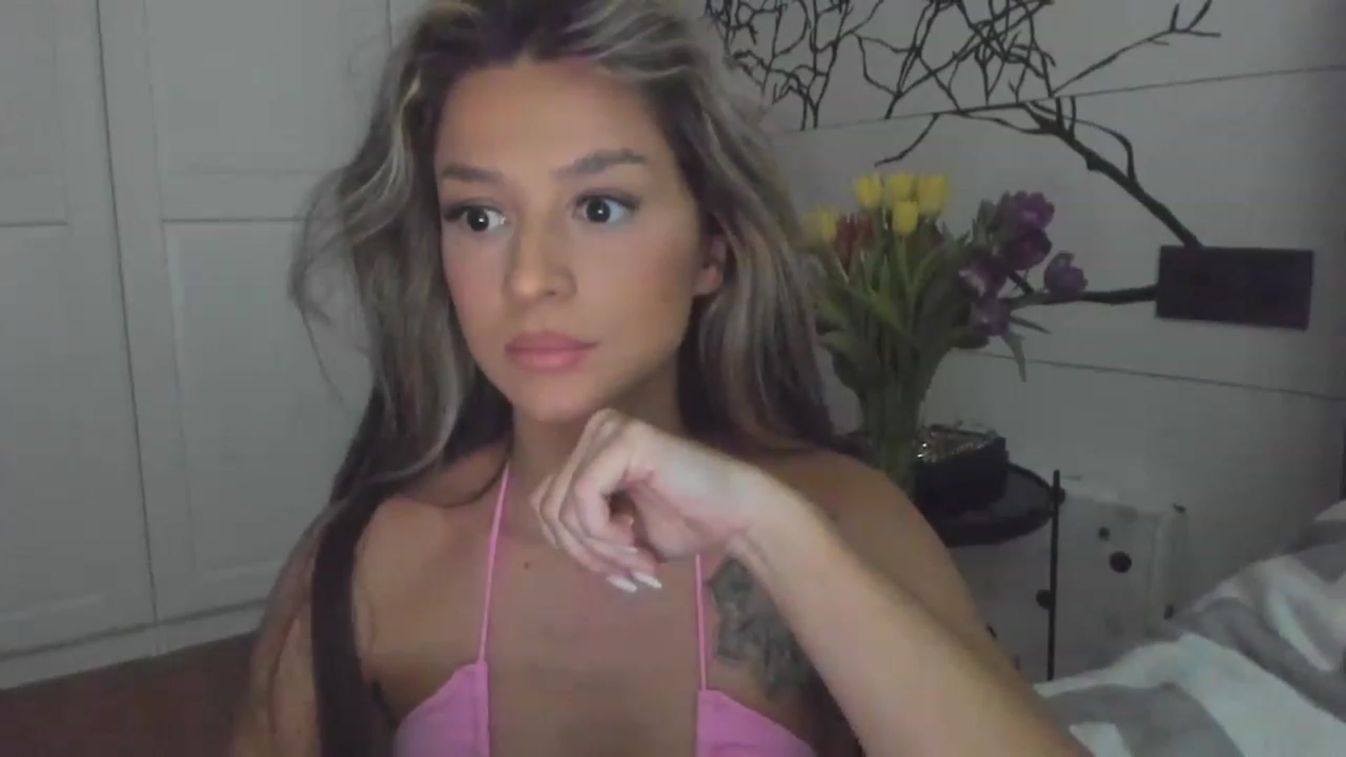 Gallery image thumbnail from Eve___'s myfreecams stream on, 02/22/2023, 16:25 image 8 of 20