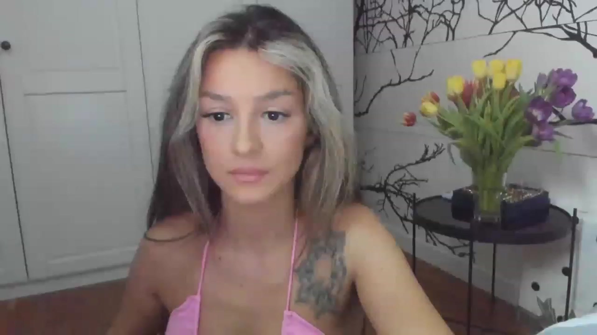 Gallery image thumbnail from Eve___'s myfreecams stream on, 02/22/2023, 16:25 image 15 of 20