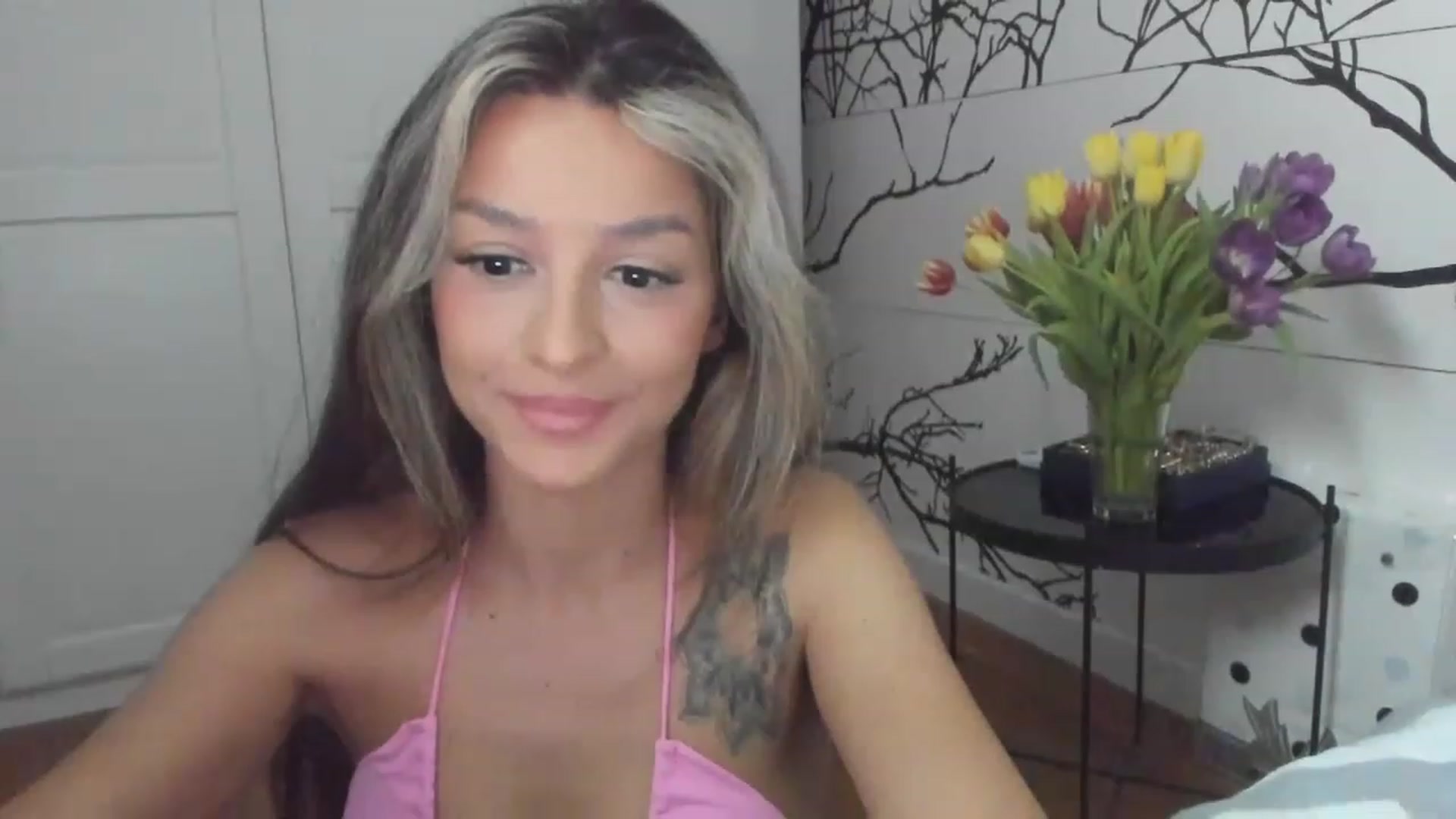 Gallery image thumbnail from Eve___'s myfreecams stream on, 02/22/2023, 16:25 image 14 of 20