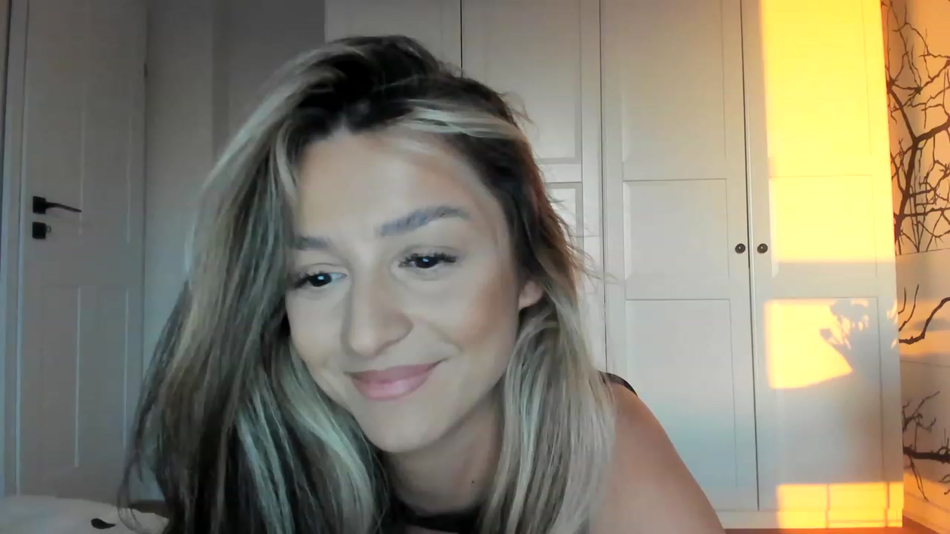 Gallery image thumbnail from Eve___'s myfreecams stream on, 03/01/2023, 16:10 image 9 of 20