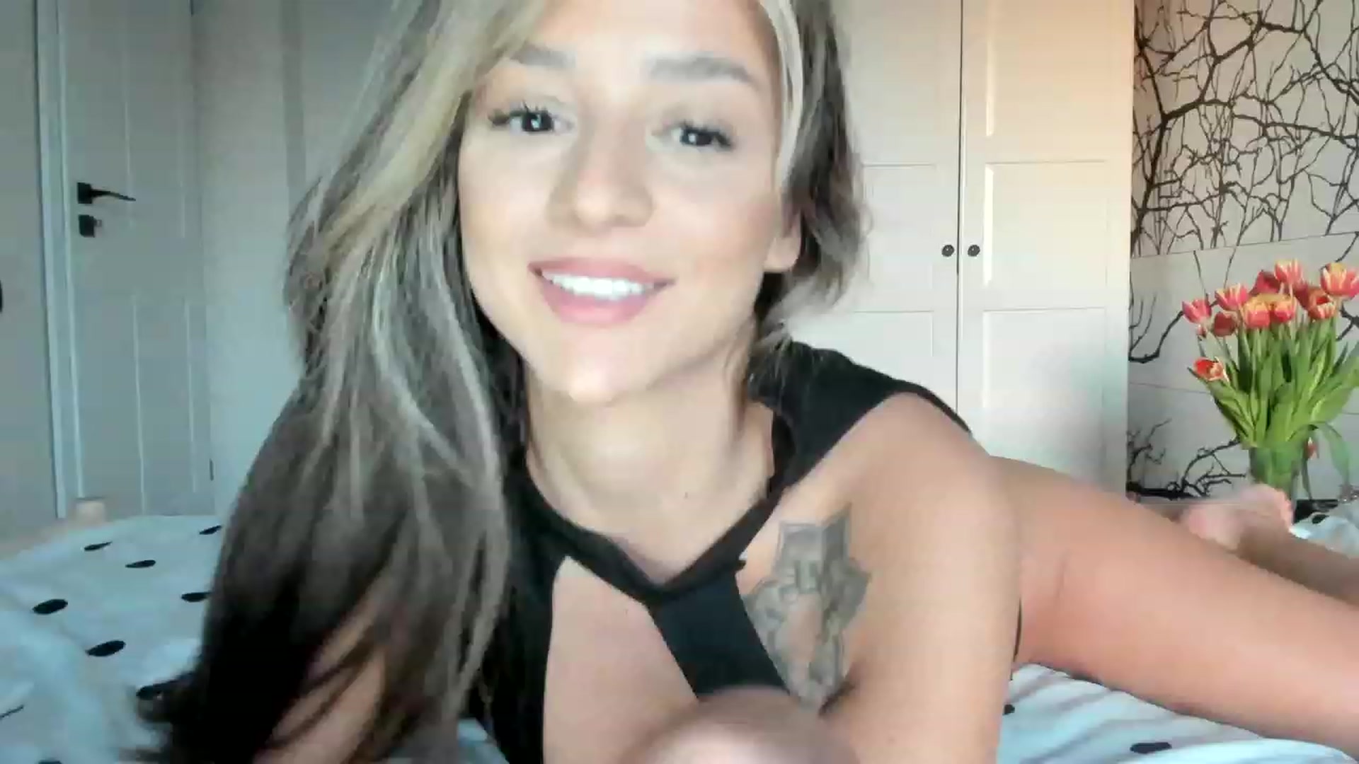 Gallery image thumbnail from Eve___'s myfreecams stream on, 03/01/2023, 16:10 image 16 of 20