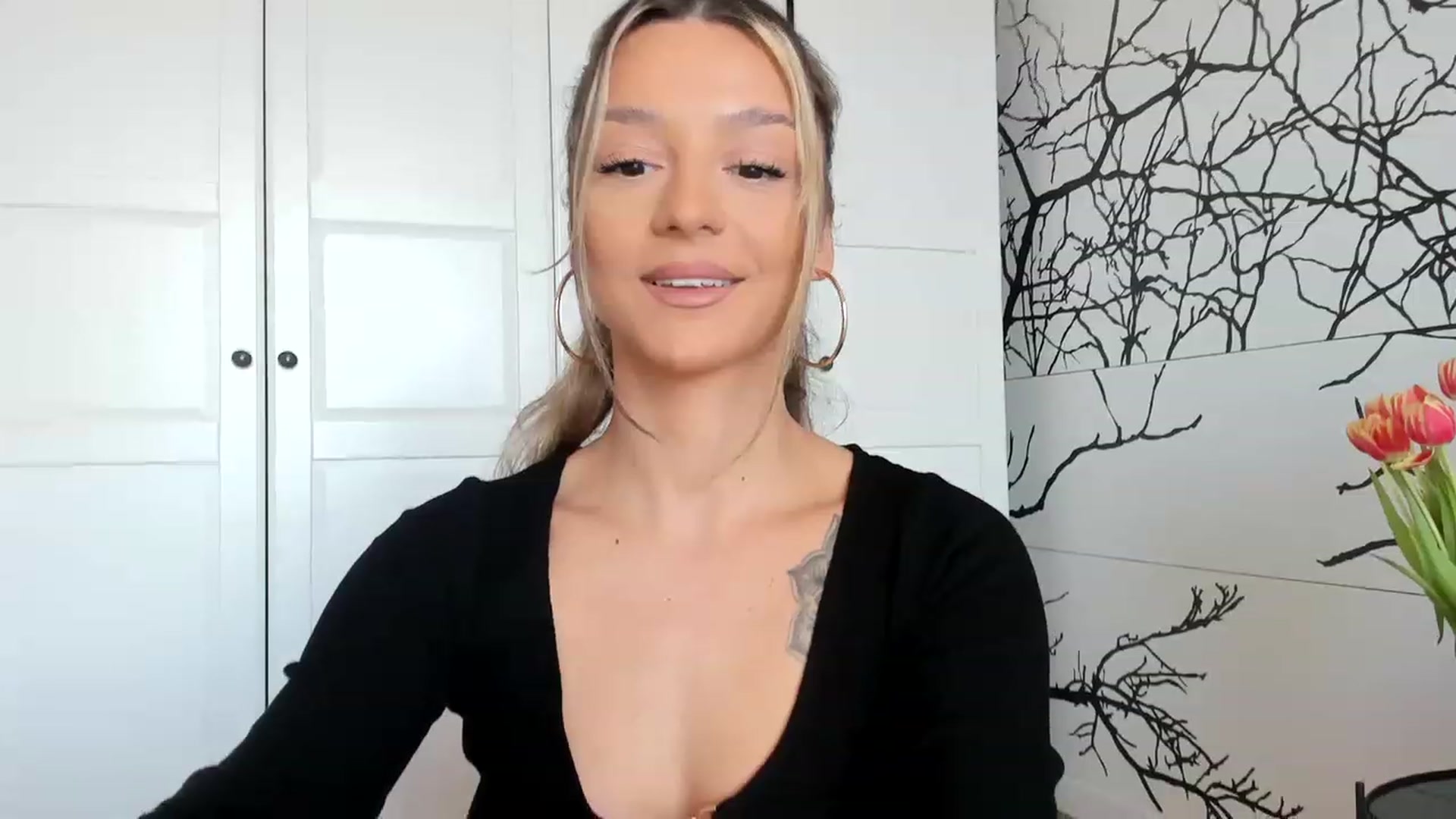 Gallery image thumbnail from Eve___'s myfreecams stream on, 03/02/2023, 11:11 image 15 of 20