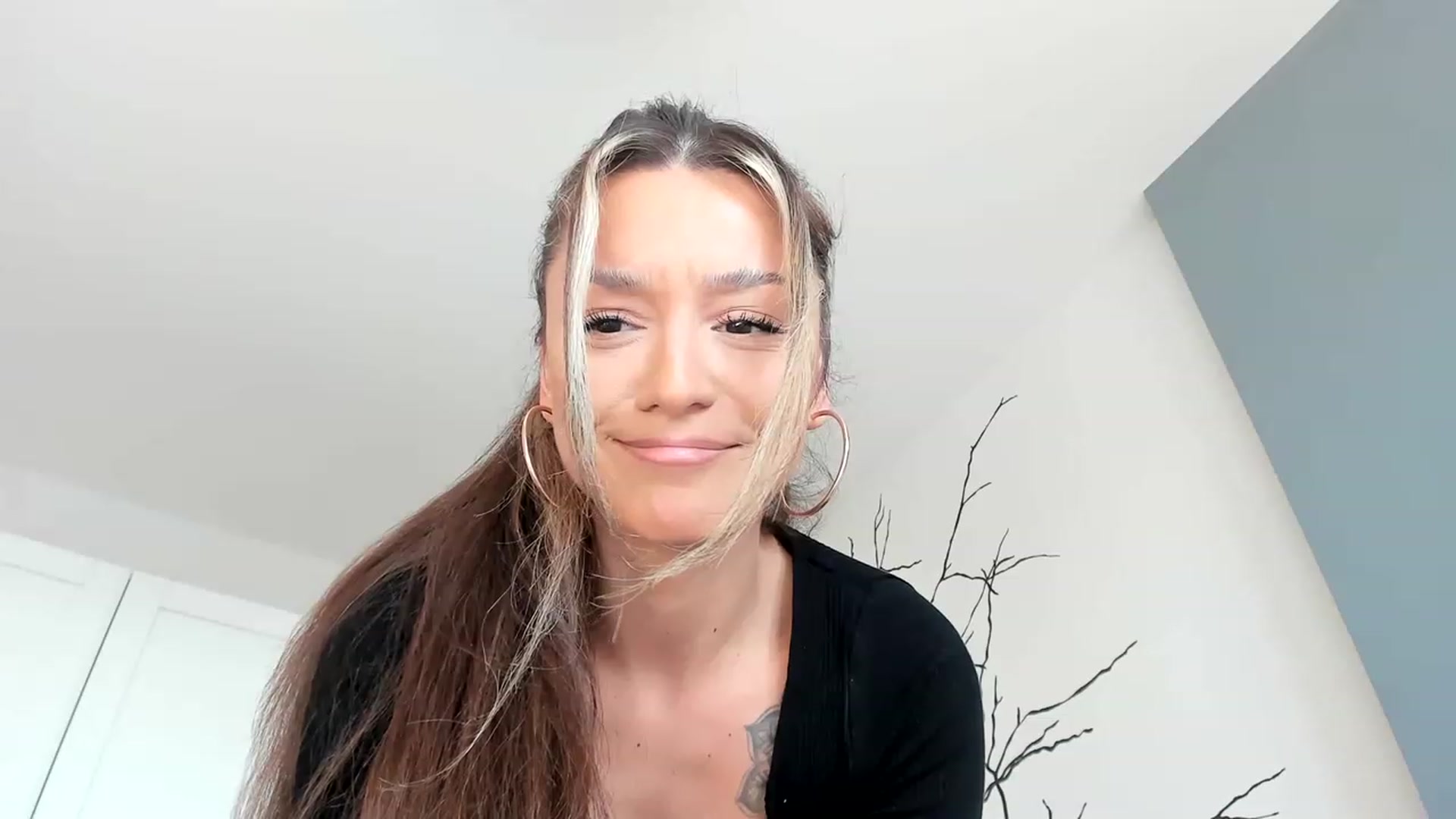 Gallery image thumbnail from Eve___'s myfreecams stream on, 03/02/2023, 13:23 image 14 of 20