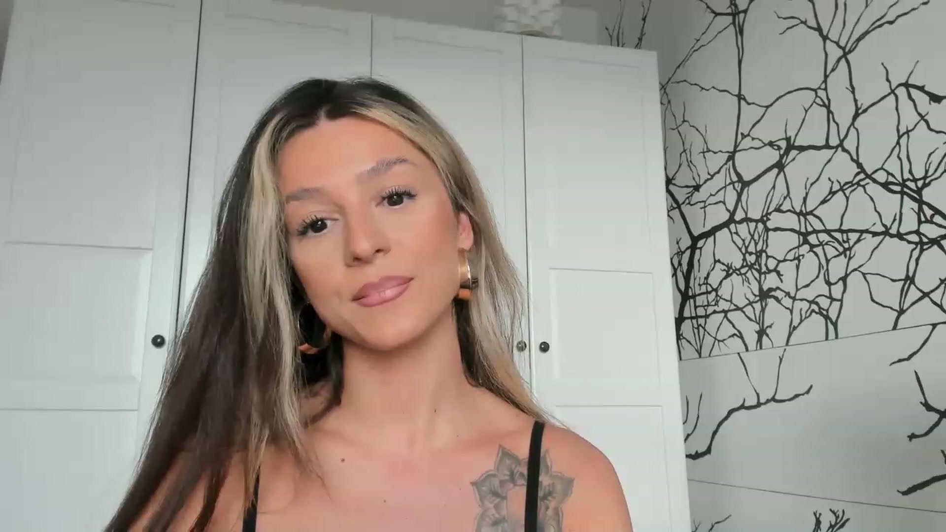 Gallery image thumbnail from Eve___'s myfreecams stream on, 03/10/2023, 14:36 image 20 of 20