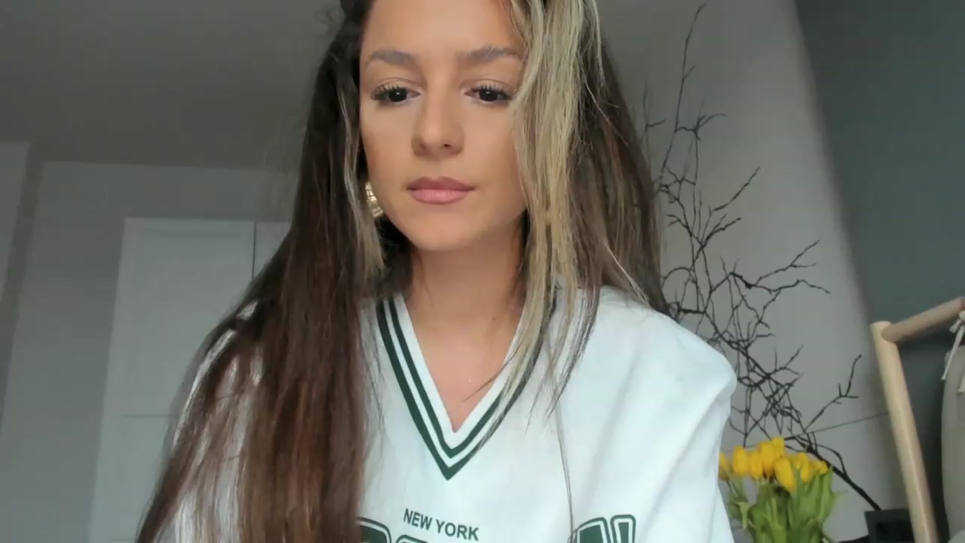 Gallery image thumbnail from Eve___'s myfreecams stream on, 03/10/2023, 15:43 image 16 of 20