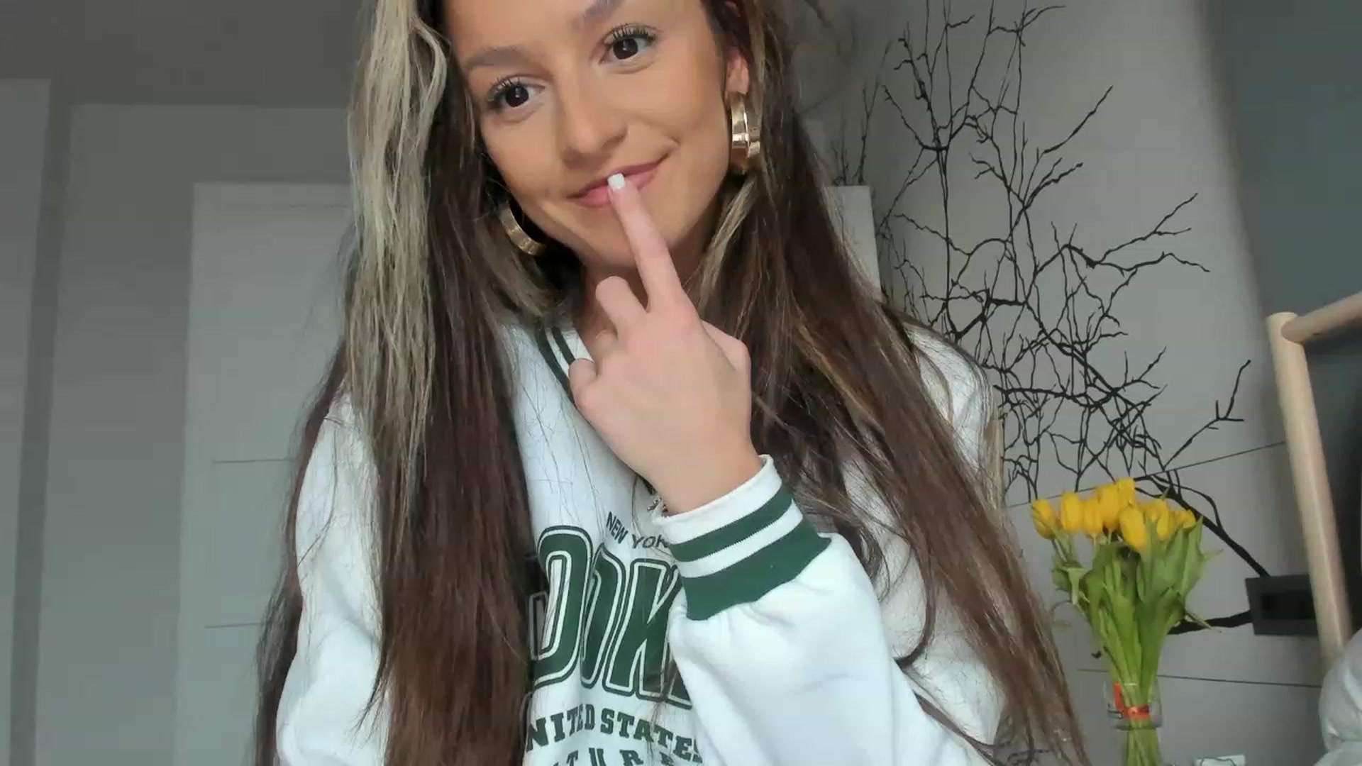 Gallery image thumbnail from Eve___'s myfreecams stream on, 03/10/2023, 15:43 image 11 of 20