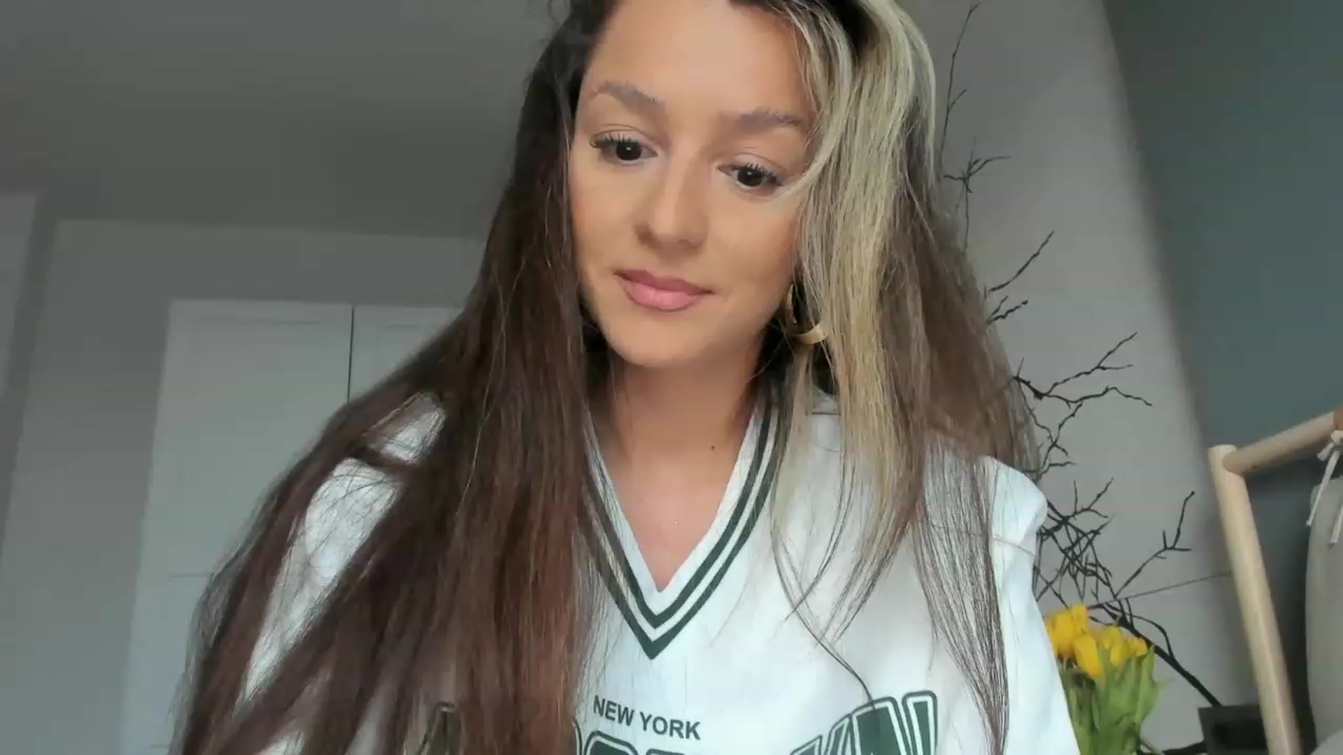 Gallery image thumbnail from Eve___'s myfreecams stream on, 03/10/2023, 15:43 image 17 of 20