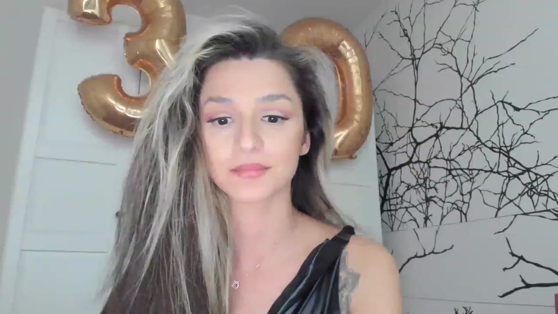 Gallery image thumbnail from Eve___'s myfreecams stream on, 03/19/2023, 20:26 image 15 of 20