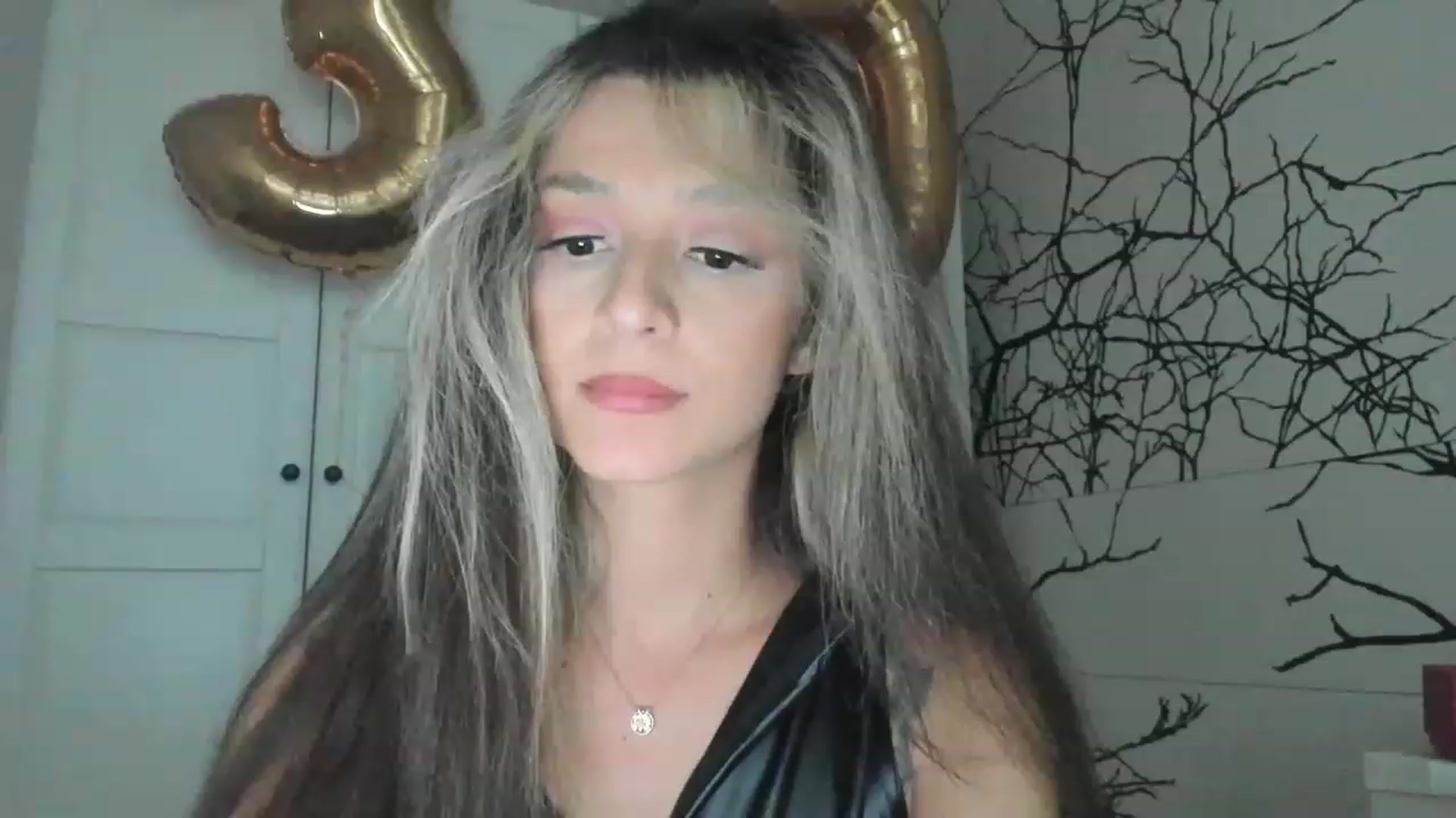 Gallery image thumbnail from Eve___'s myfreecams stream on, 03/19/2023, 20:26 image 16 of 20