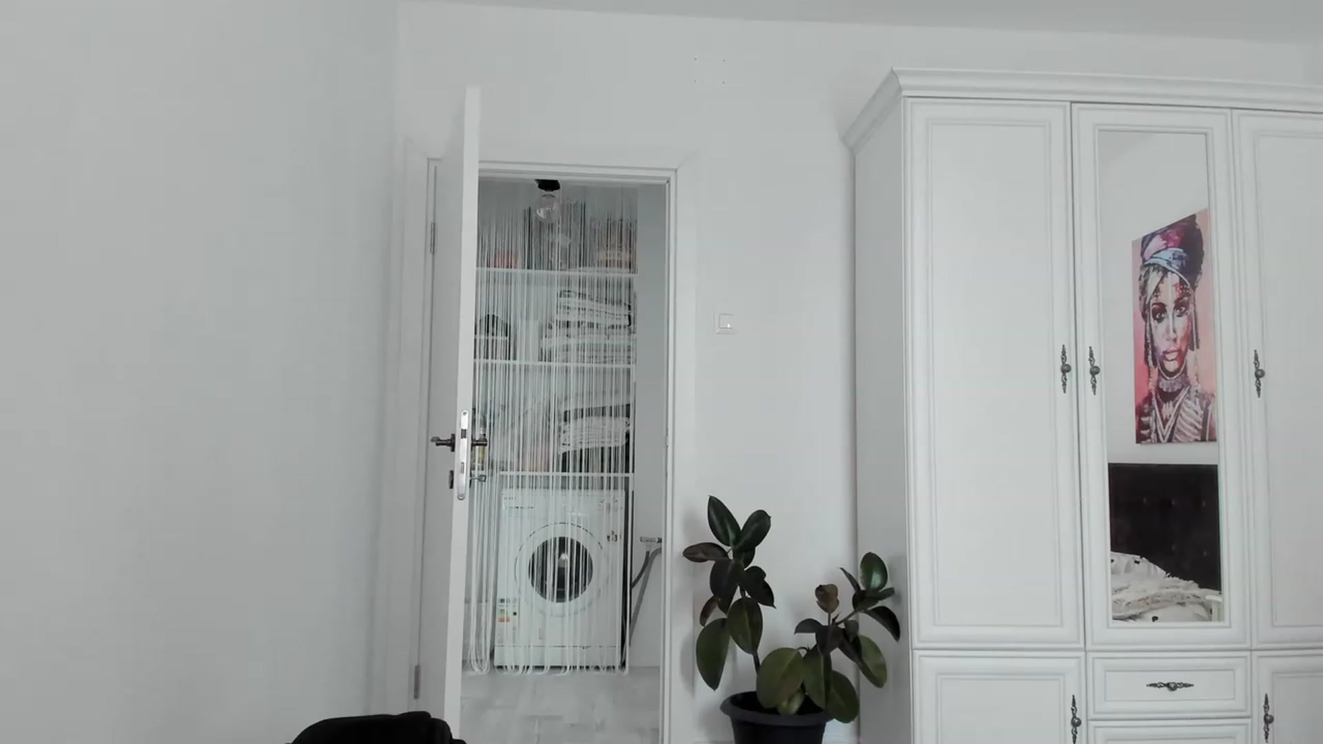 Gallery image thumbnail from Eve___'s myfreecams stream on, 04/06/2023, 15:06 image 6 of 20