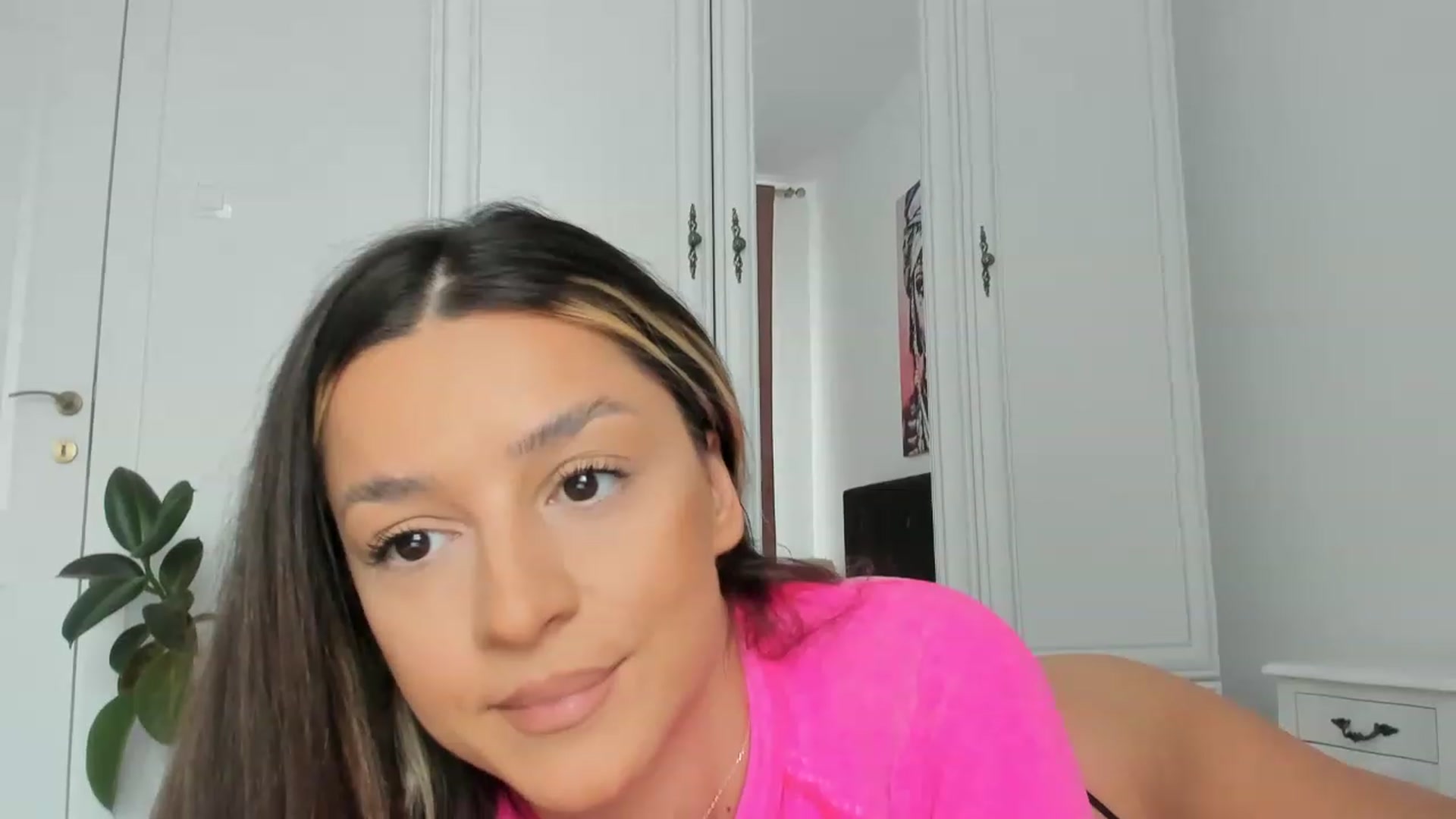 Gallery image thumbnail from Eve___'s myfreecams stream on, 04/07/2023, 14:54 image 5 of 20