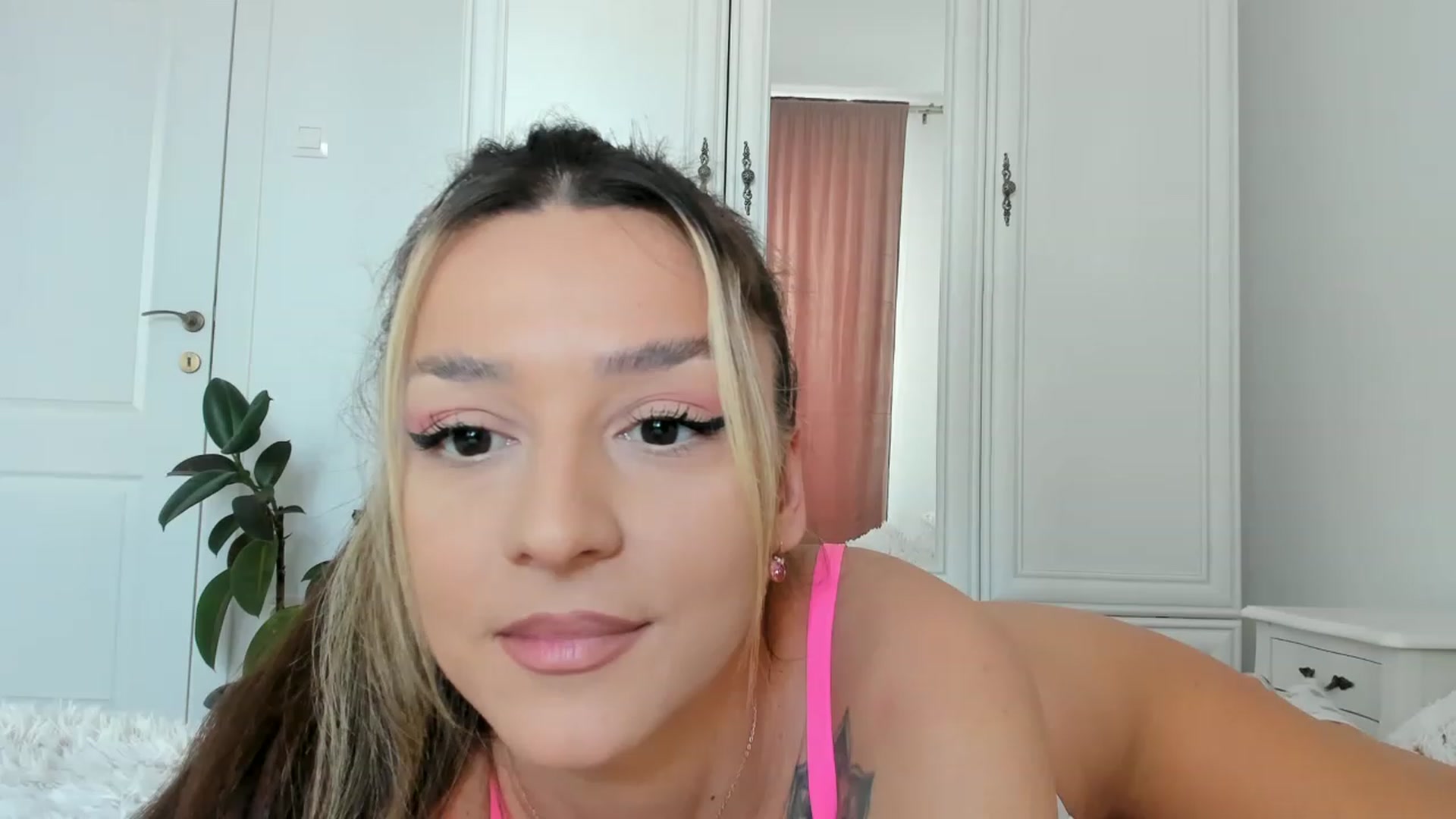 Gallery image thumbnail from Eve___'s myfreecams stream on, 04/13/2023, 12:49 image 6 of 20