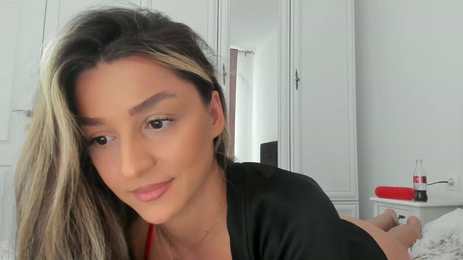 Gallery image thumbnail from Eve___'s myfreecams stream on, 04/19/2023, 15:25 image 15 of 20