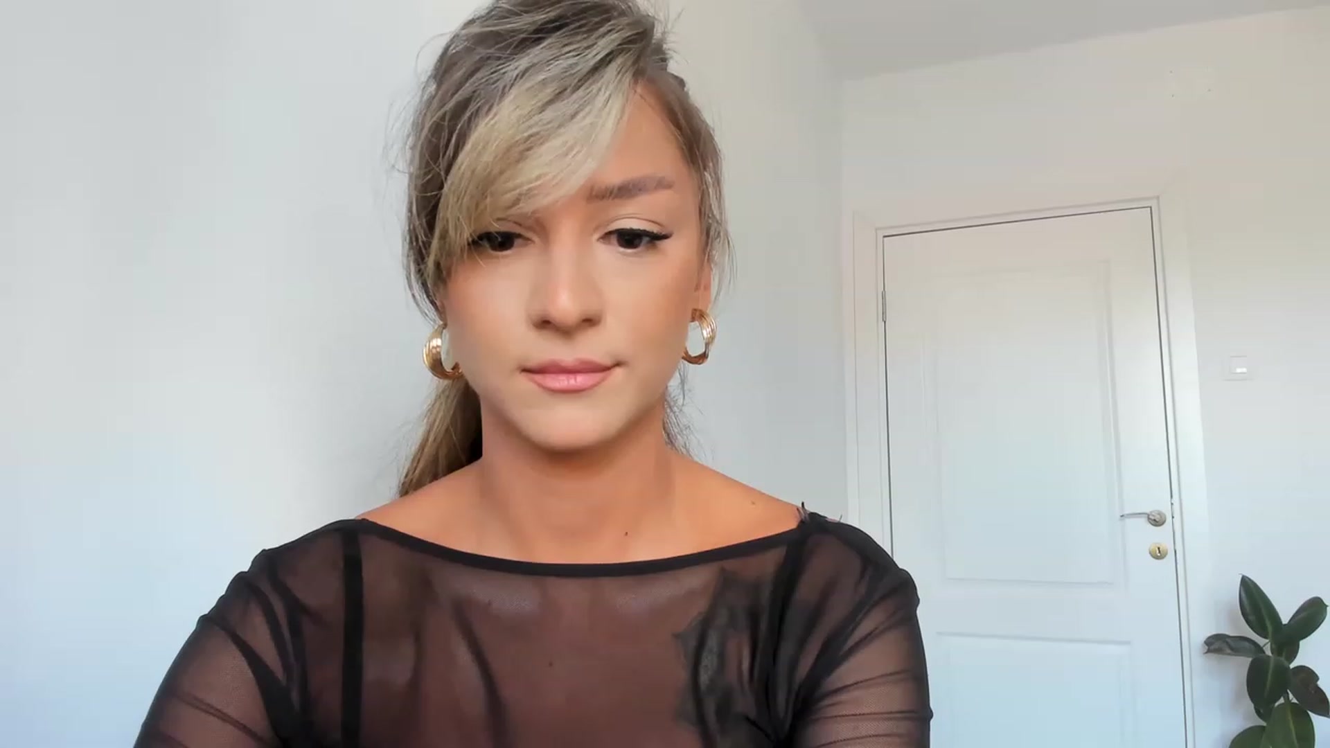 Gallery image thumbnail from Eve___'s myfreecams stream on, 05/20/2023, 11:50 image 15 of 20