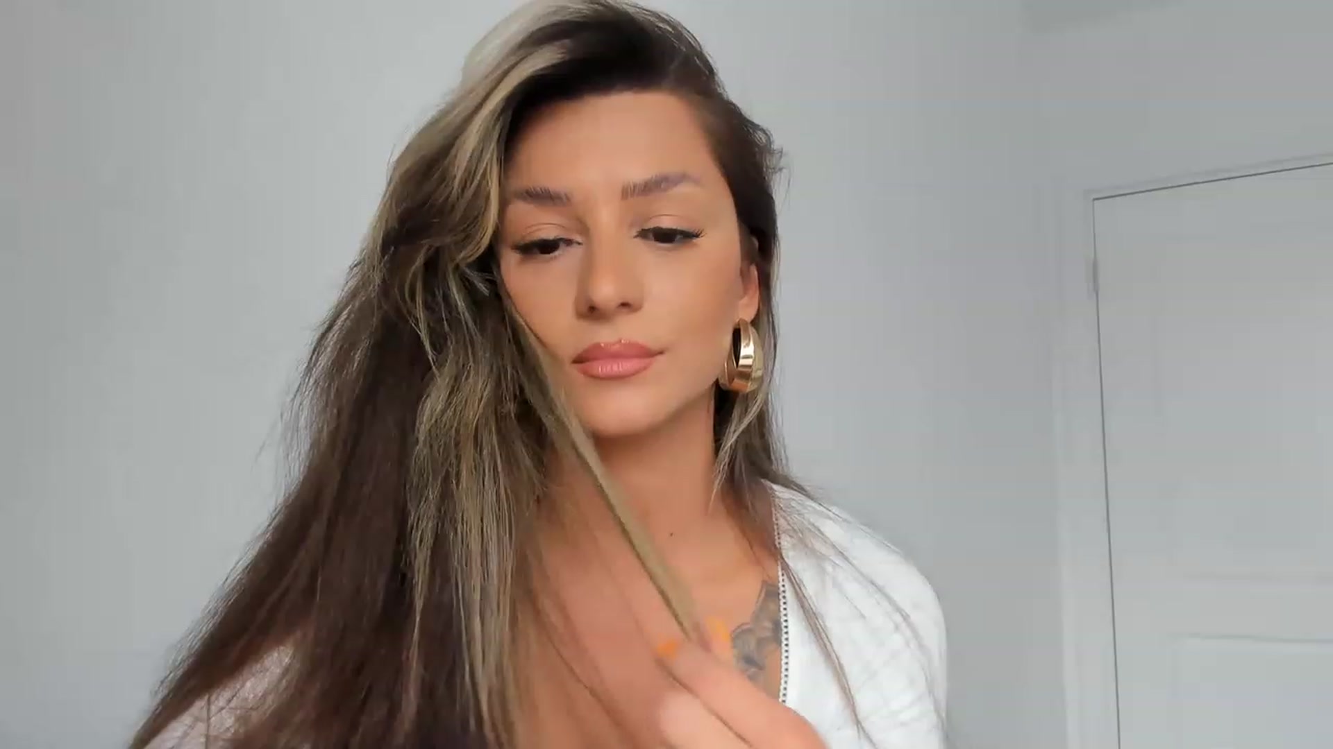 Gallery image thumbnail from Eve___'s myfreecams stream on, 06/02/2023, 15:32 image 5 of 20