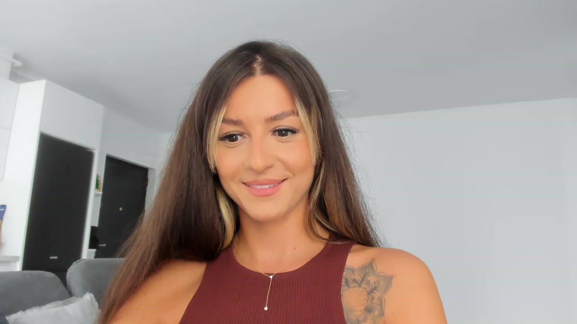 Gallery image thumbnail from Eve___'s myfreecams stream on, 06/08/2023, 14:33 image 13 of 20