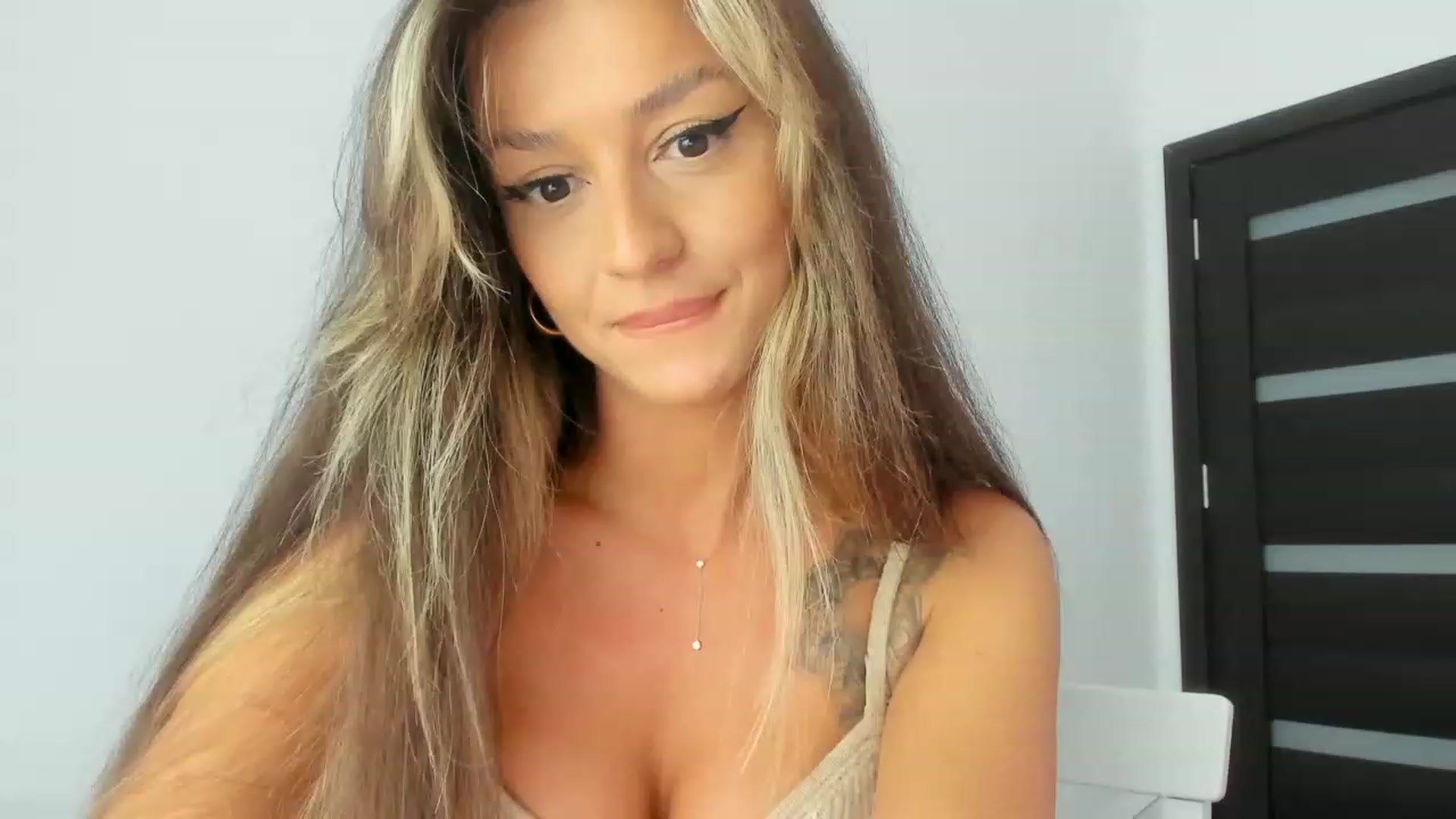 Gallery image thumbnail from Eve___'s myfreecams stream on, 06/09/2023, 14:08 image 4 of 20
