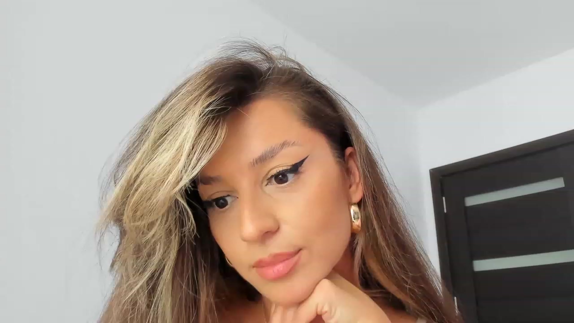 Gallery image thumbnail from Eve___'s myfreecams stream on, 06/09/2023, 15:15 image 1 of 20