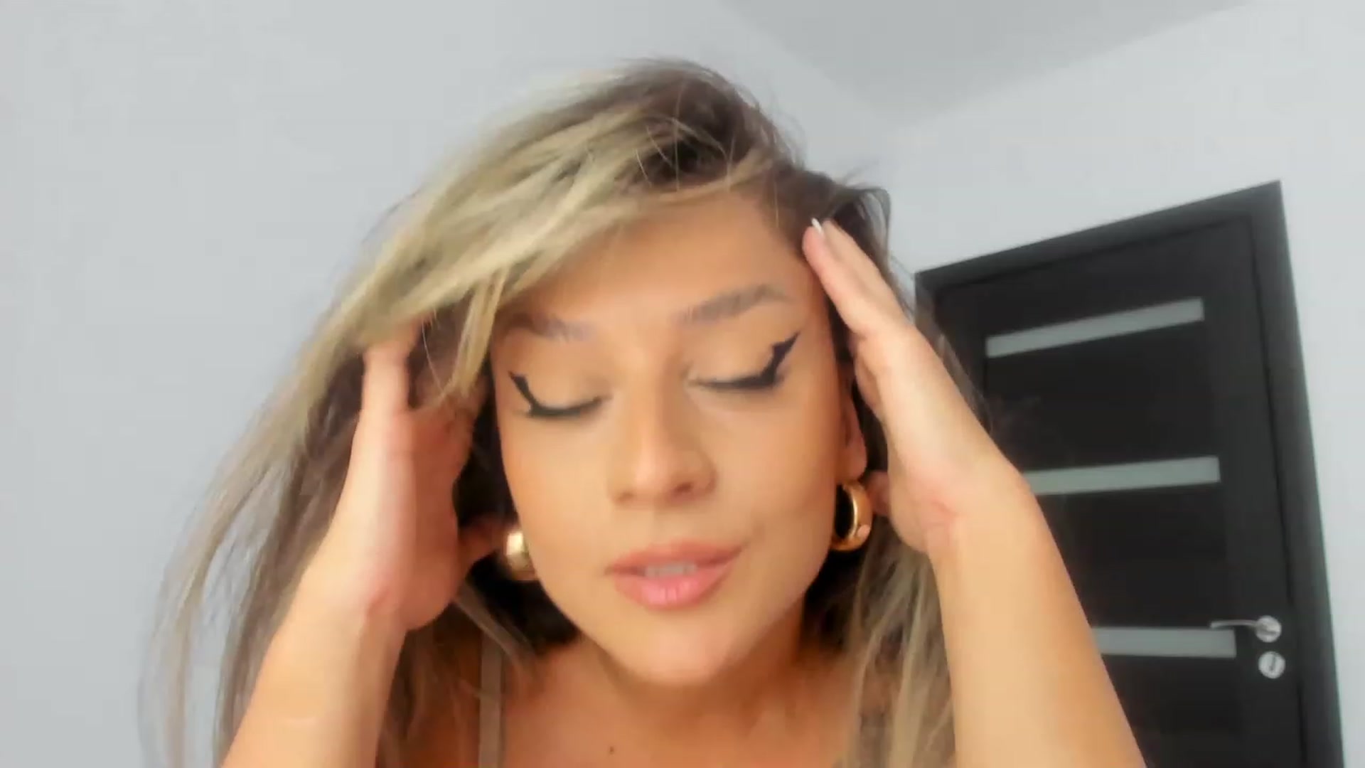 Gallery image thumbnail from Eve___'s myfreecams stream on, 06/09/2023, 15:15 image 20 of 20