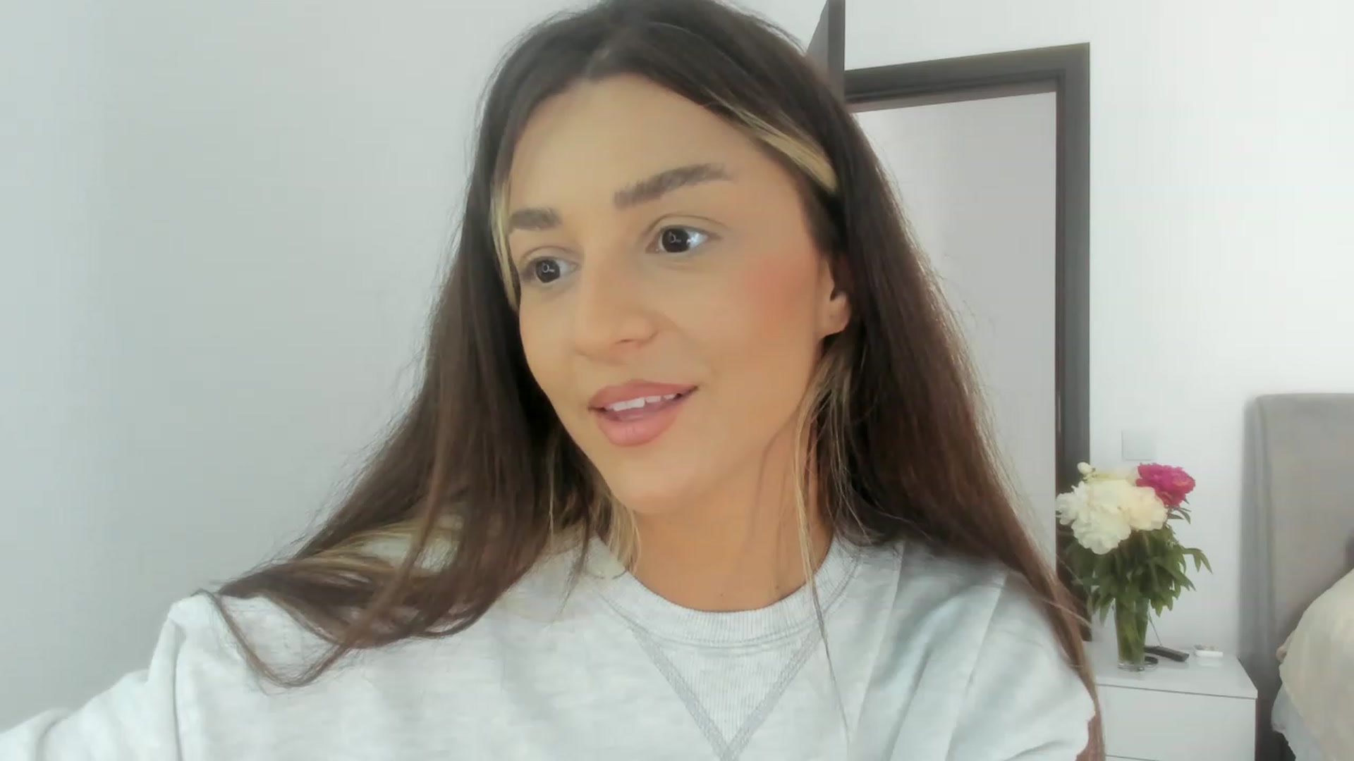Gallery image thumbnail from Eve___'s myfreecams stream on, 06/19/2023, 15:03 image 7 of 20