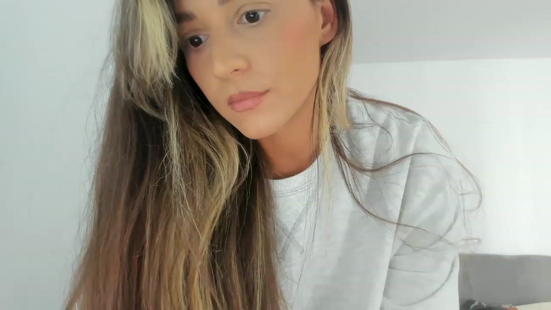 Gallery image thumbnail from Eve___'s myfreecams stream on, 06/19/2023, 15:03 image 14 of 20