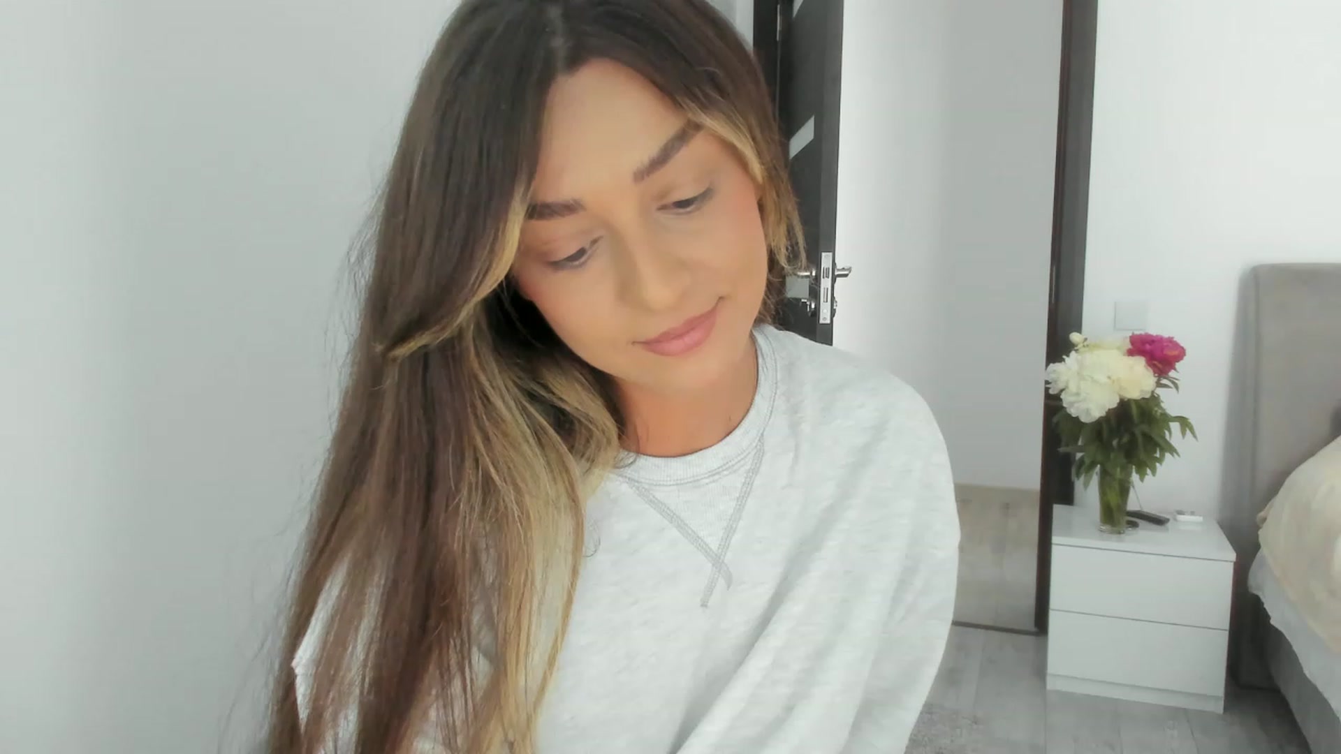 Gallery image thumbnail from Eve___'s myfreecams stream on, 06/19/2023, 15:03 image 11 of 20