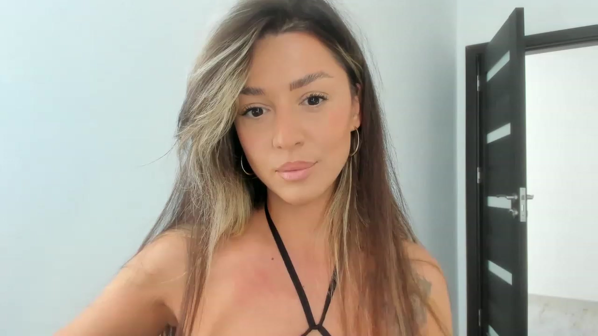 Gallery image thumbnail from Eve___'s myfreecams stream on, 06/27/2023, 07:00 image 5 of 20