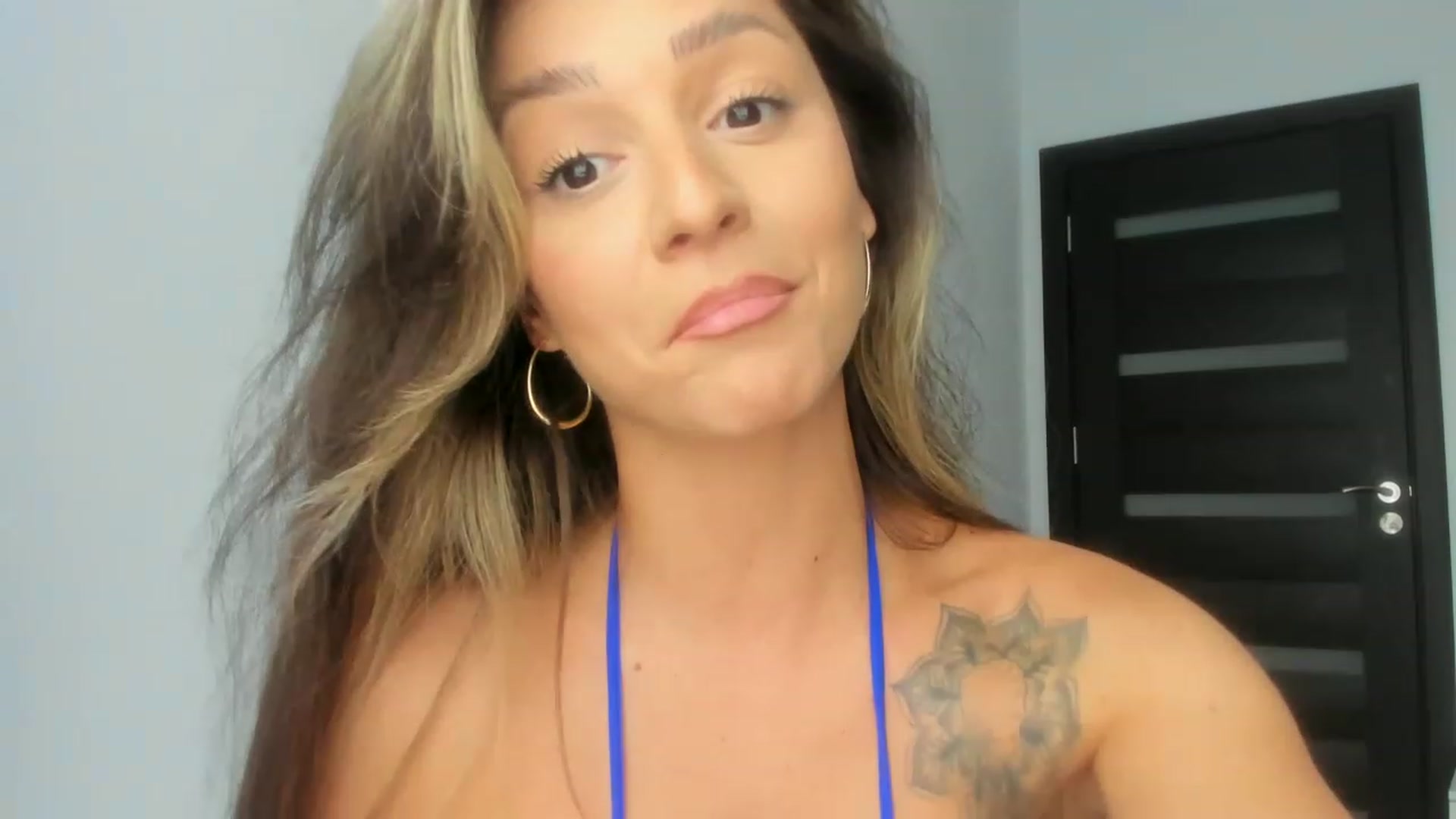 Gallery image thumbnail from Eve___'s myfreecams stream on, 07/04/2023, 16:41 image 19 of 20