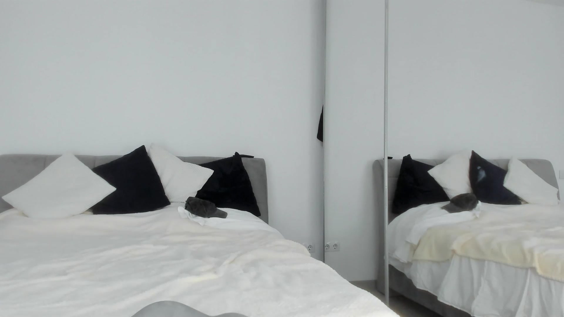 Gallery image thumbnail from Eve___'s myfreecams stream on, 07/07/2023, 14:28 image 18 of 20