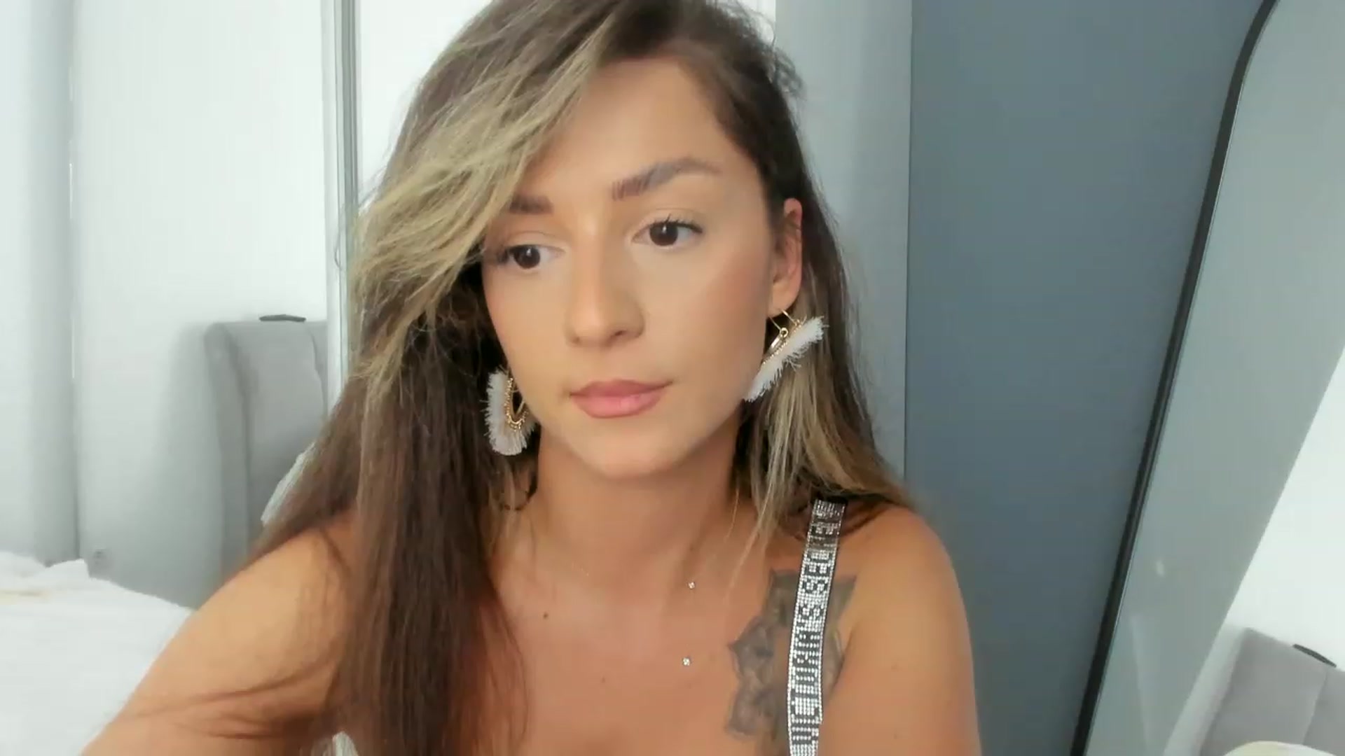 Gallery image thumbnail from Eve___'s myfreecams stream on, 07/09/2023, 17:20 image 11 of 20