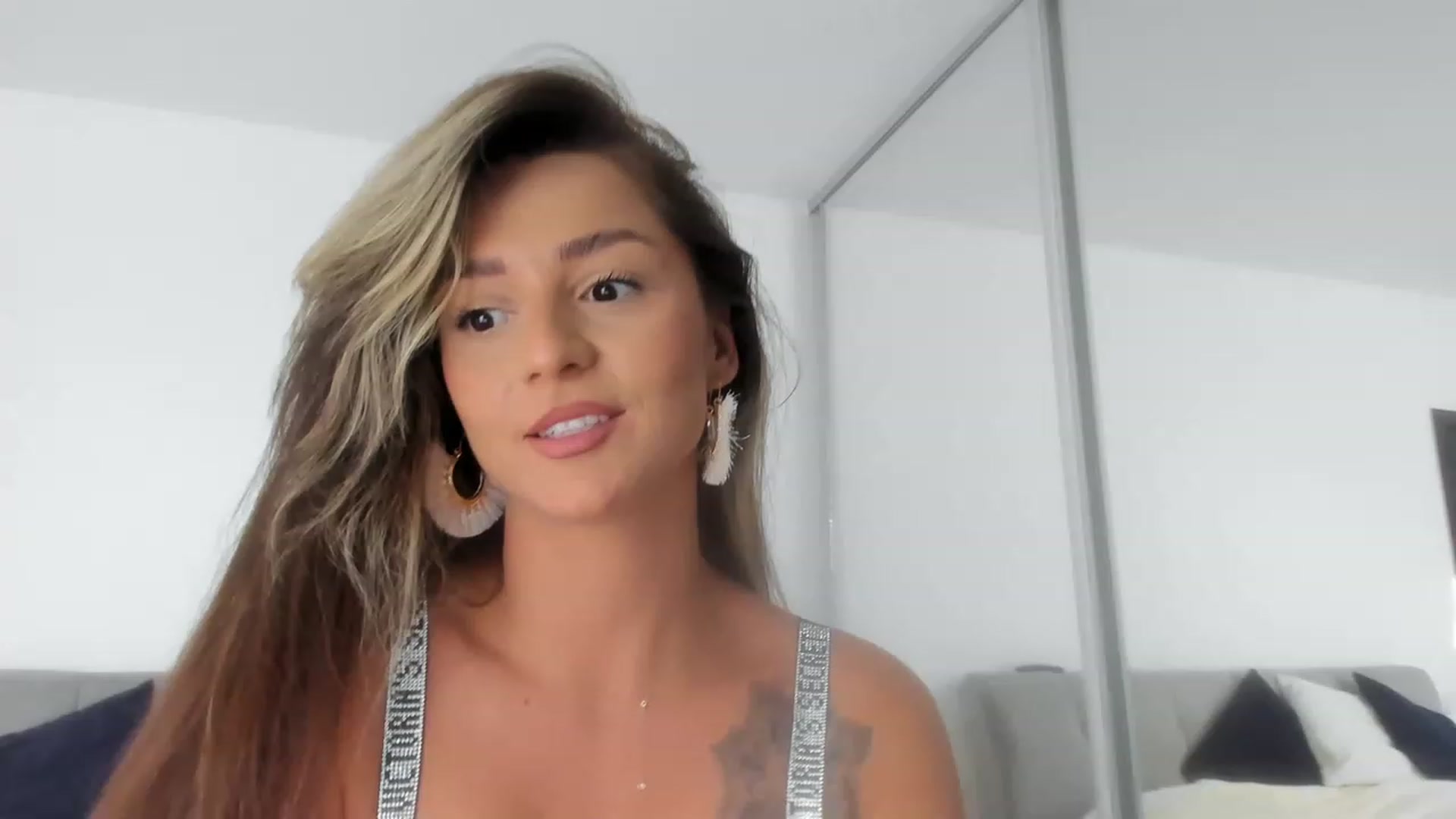 Gallery image thumbnail from Eve___'s myfreecams stream on, 07/09/2023, 17:20 image 16 of 20