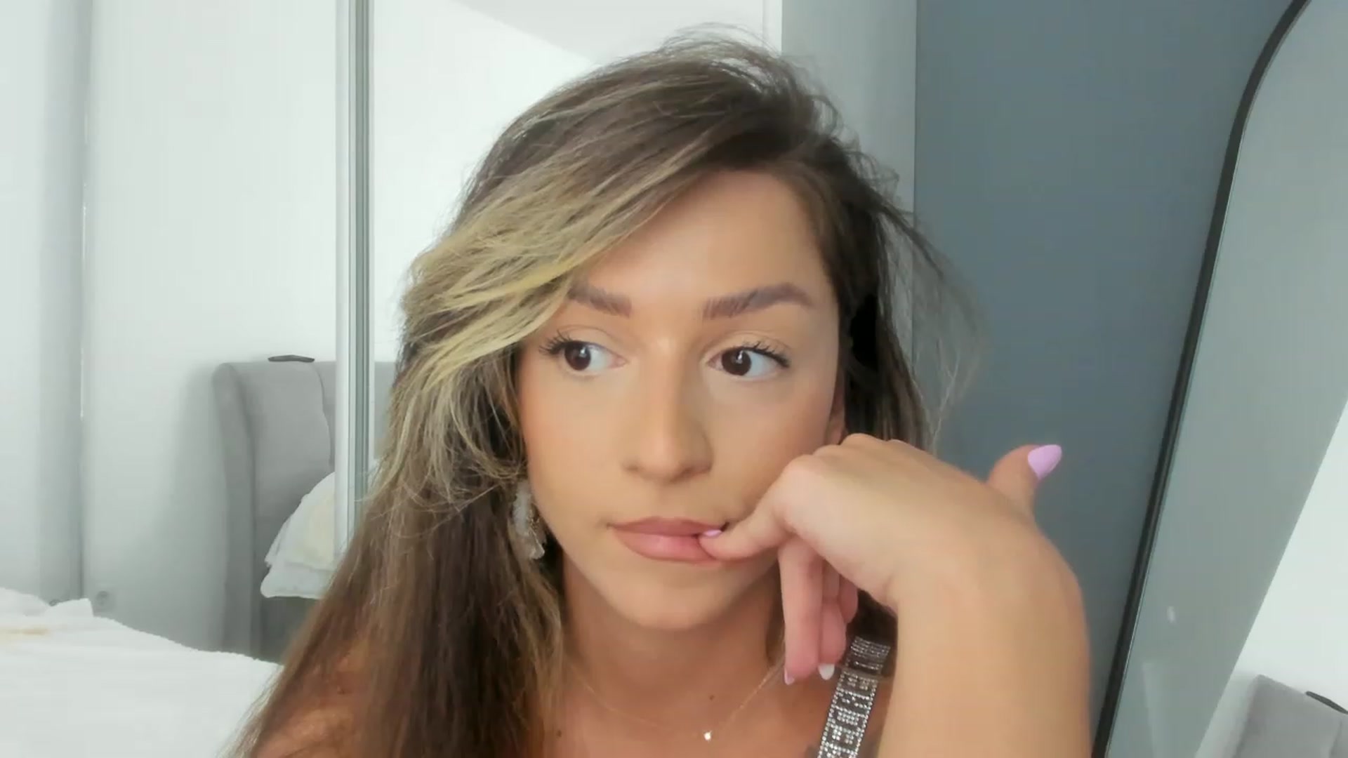 Gallery image thumbnail from Eve___'s myfreecams stream on, 07/09/2023, 17:20 image 12 of 20