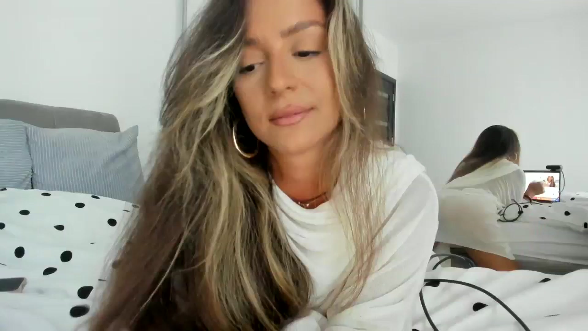 Gallery image thumbnail from Eve___'s myfreecams stream on, 08/19/2023, 17:39 image 9 of 20