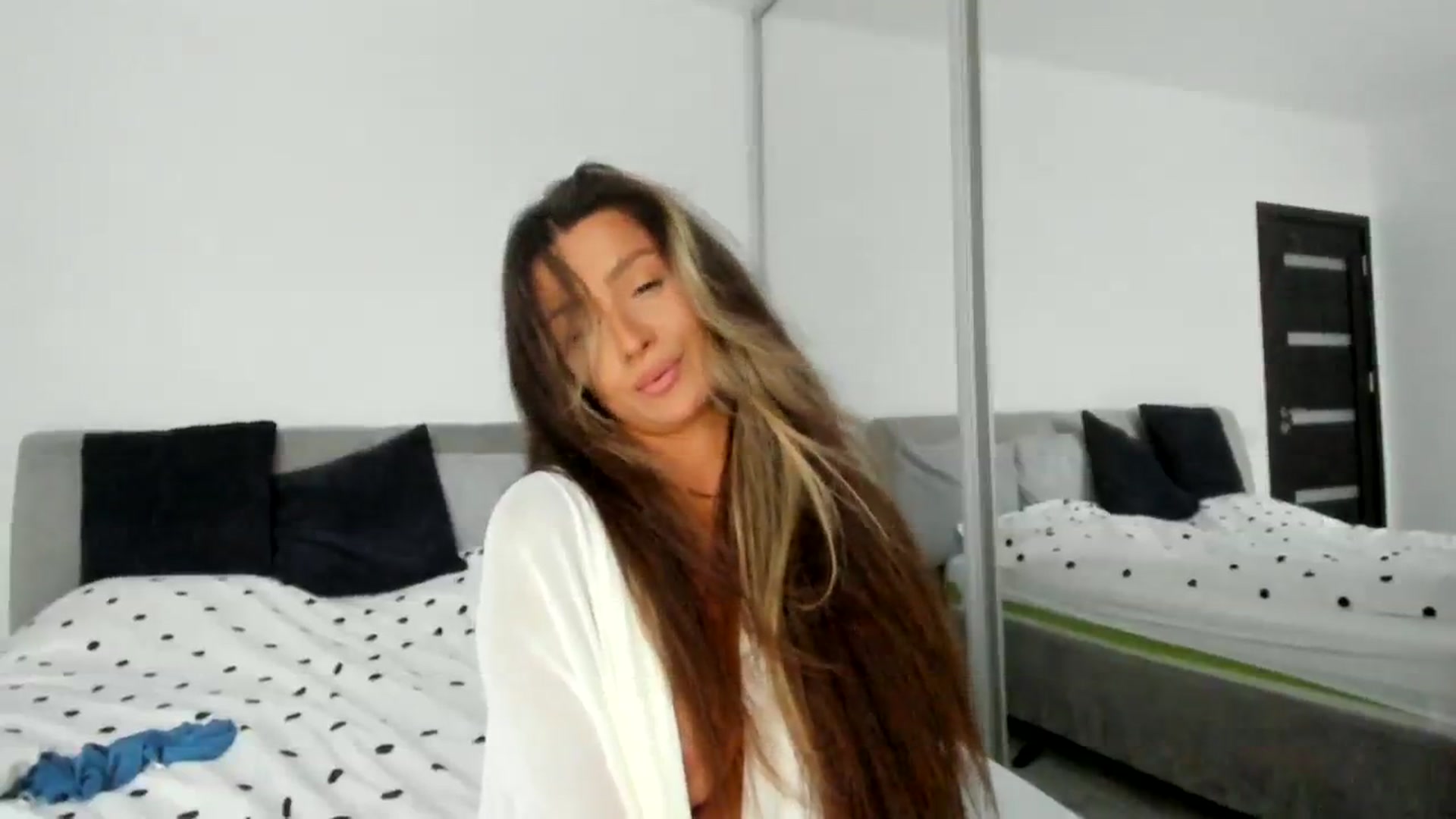 Gallery image thumbnail from Eve___'s myfreecams stream on, 08/19/2023, 17:39 image 14 of 20