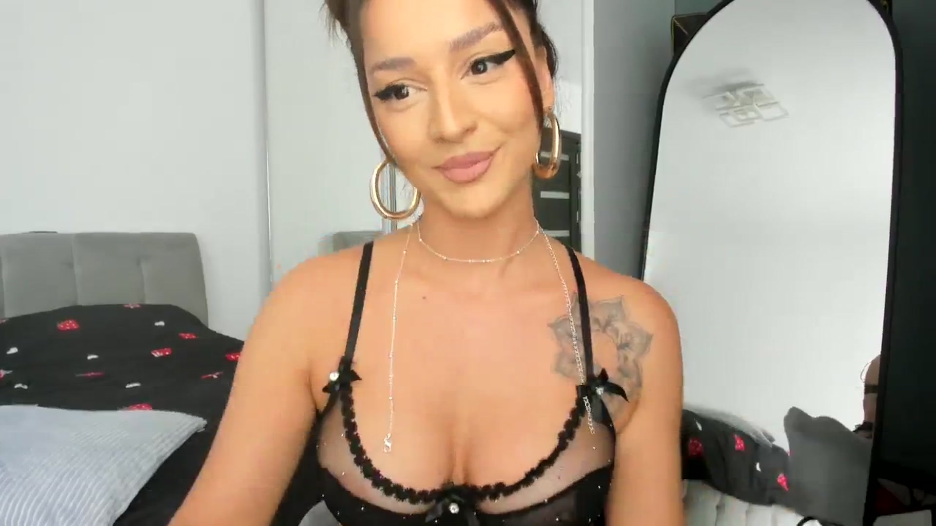 Gallery image thumbnail from Eve___'s myfreecams stream on, 09/17/2023, 13:21 image 5 of 20