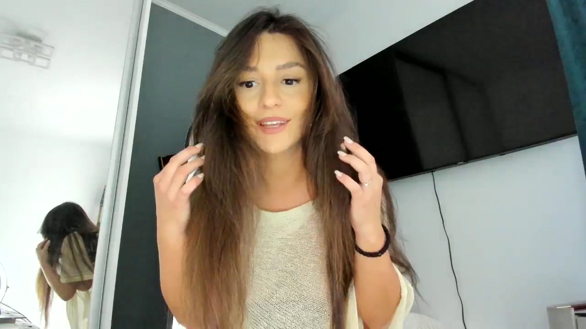Gallery image thumbnail from Eve___'s myfreecams stream on, 10/07/2023, 15:23 image 6 of 20