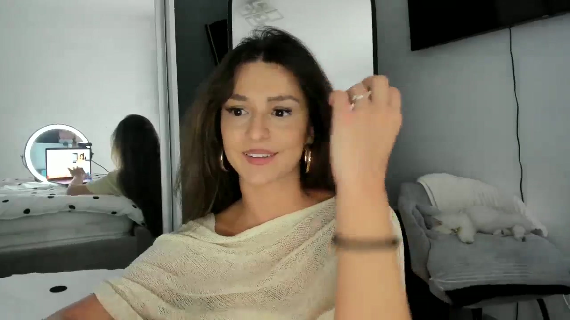 Gallery image thumbnail from Eve___'s myfreecams stream on, 10/07/2023, 15:23 image 8 of 20