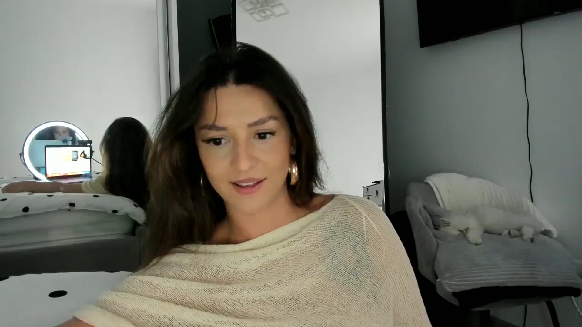 Gallery image thumbnail from Eve___'s myfreecams stream on, 10/07/2023, 15:23 image 9 of 20