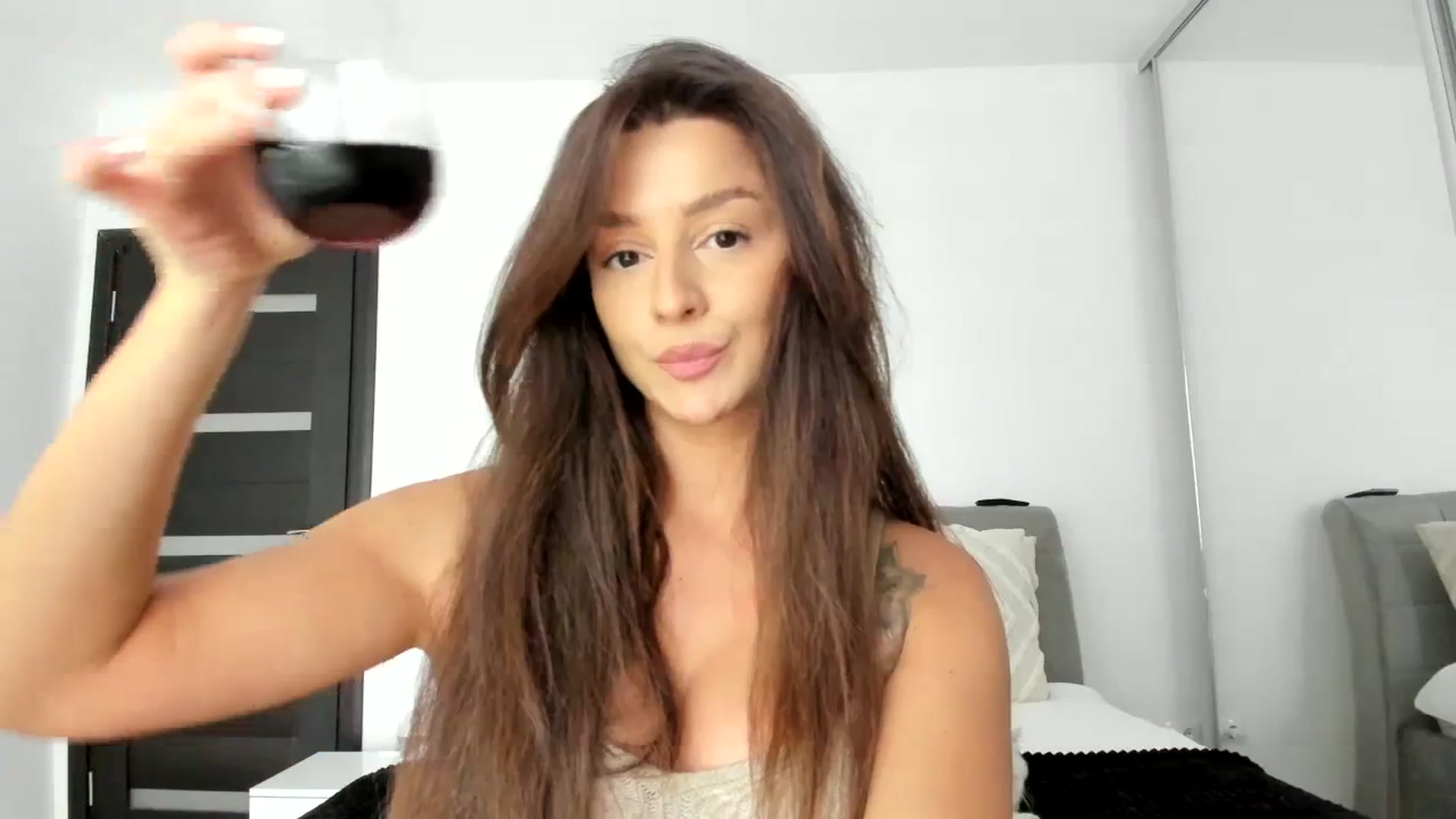 Gallery image thumbnail from Eve___'s myfreecams stream on, 10/16/2023, 15:39 image 2 of 20