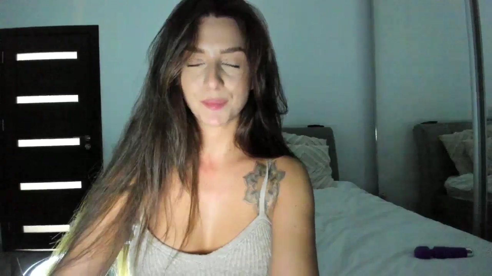 Gallery image thumbnail from Eve___'s myfreecams stream on, 10/16/2023, 16:42 image 19 of 20