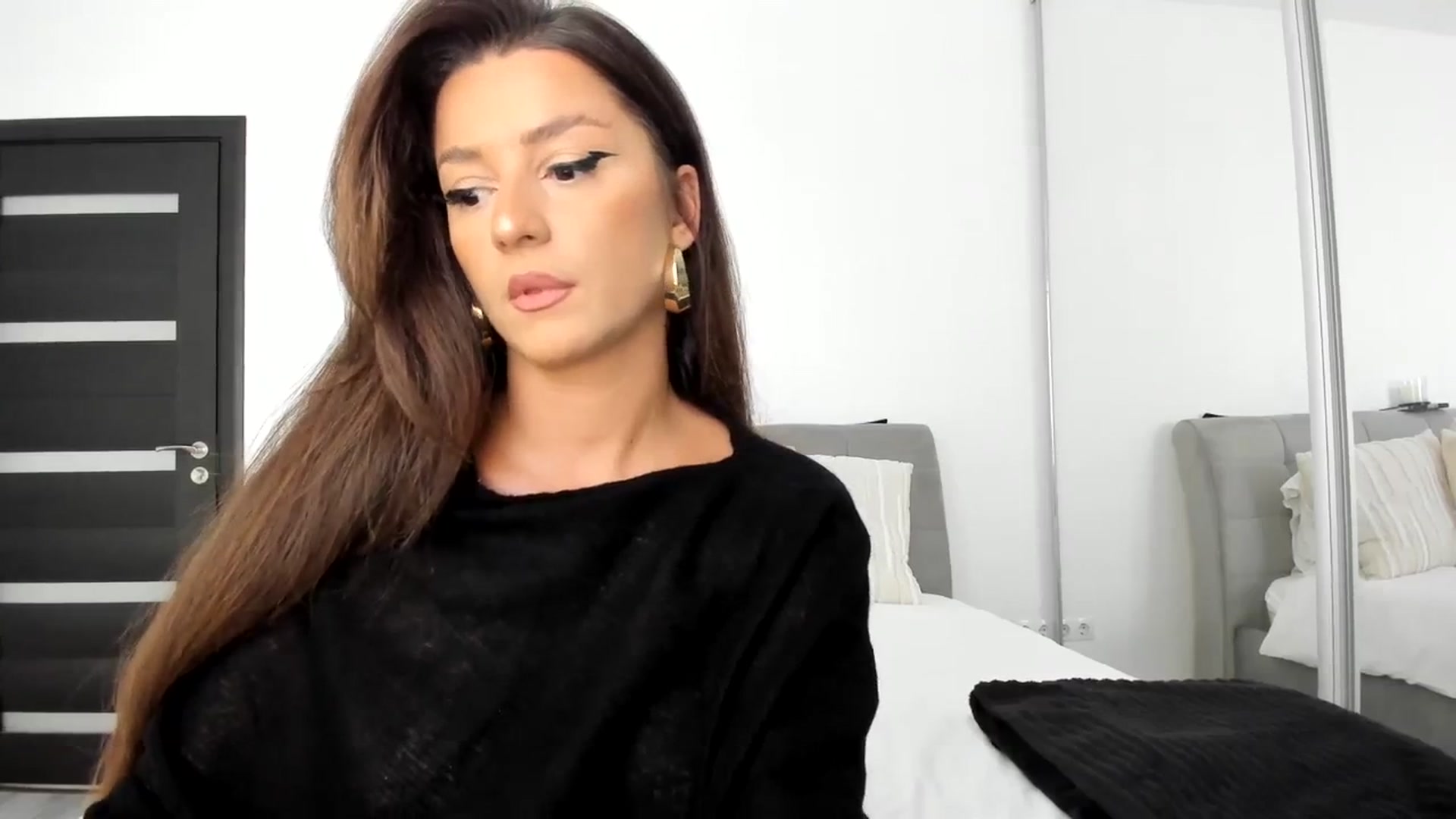 Gallery image thumbnail from Eve___'s myfreecams stream on, 10/17/2023, 12:58 image 6 of 20