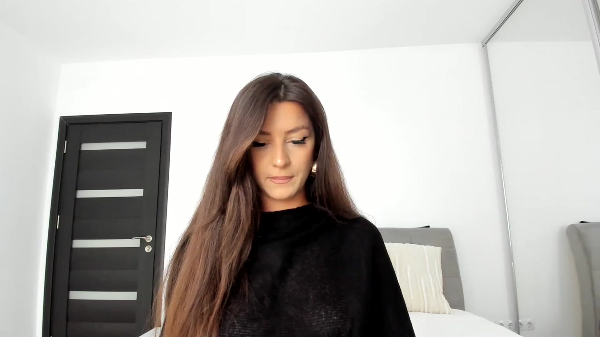 Gallery image thumbnail from Eve___'s myfreecams stream on, 10/17/2023, 14:30 image 7 of 20