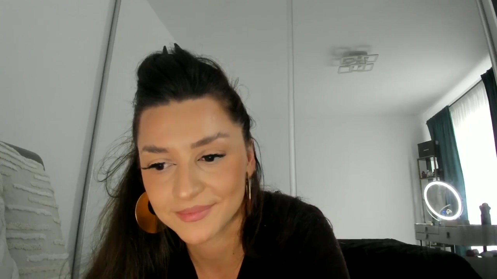Gallery image thumbnail from Eve___'s myfreecams stream on, 10/29/2023, 14:51 image 14 of 20