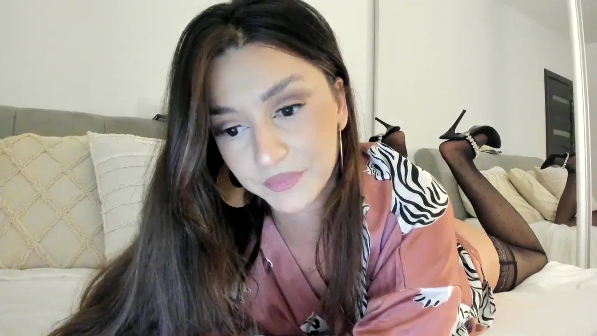 Gallery image thumbnail from Eve___'s myfreecams stream on, 11/17/2023, 15:23 image 15 of 20