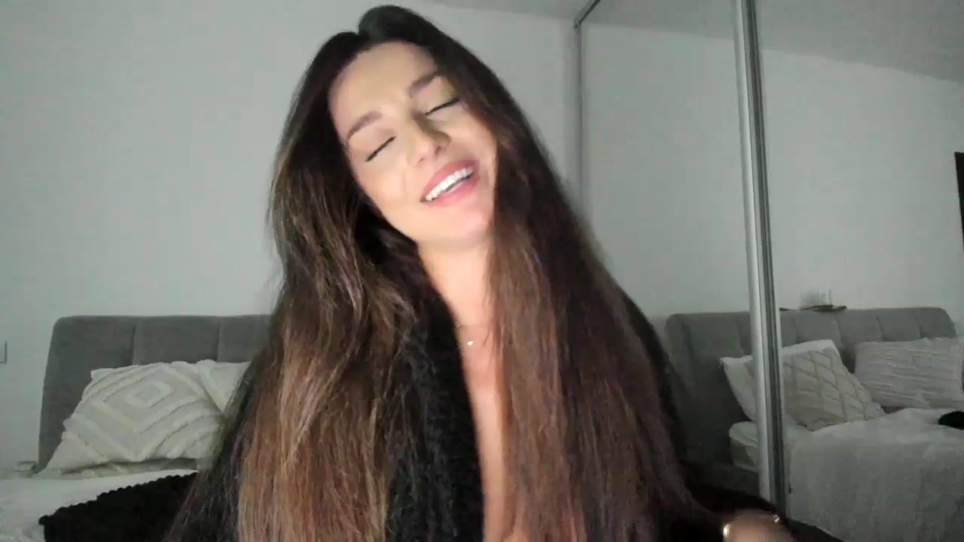 Gallery image thumbnail from Eve___'s myfreecams stream on, 11/19/2023, 17:47 image 14 of 20