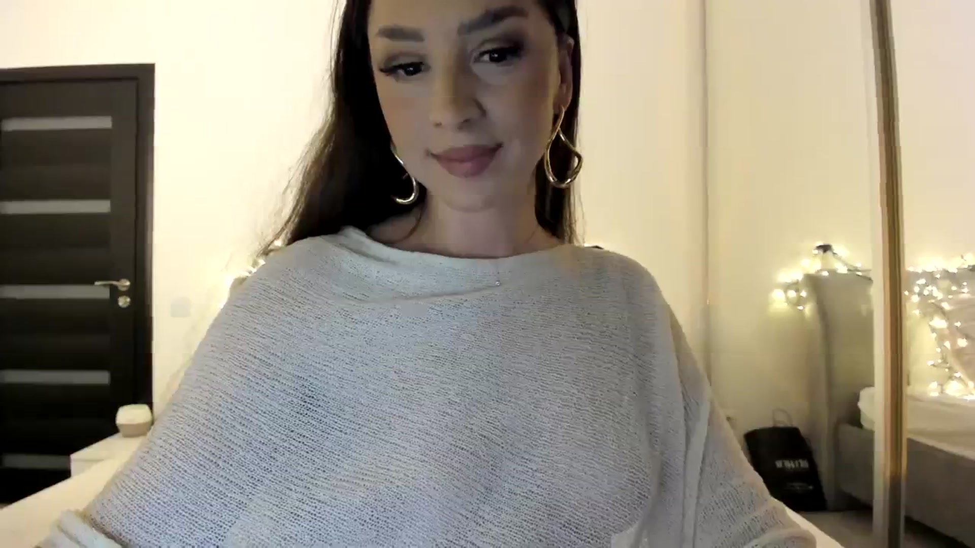 Gallery image thumbnail from Eve___'s myfreecams stream on, 12/03/2023, 14:48 image 10 of 20