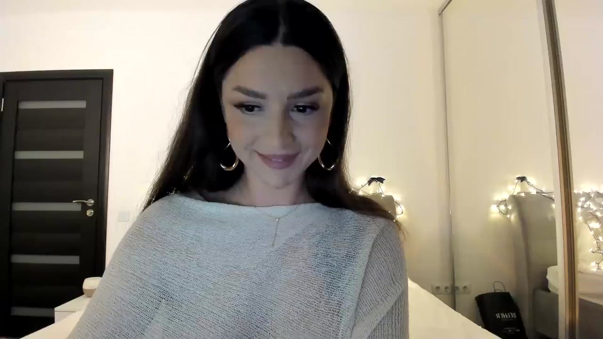 Gallery image thumbnail from Eve___'s myfreecams stream on, 12/03/2023, 14:48 image 17 of 20