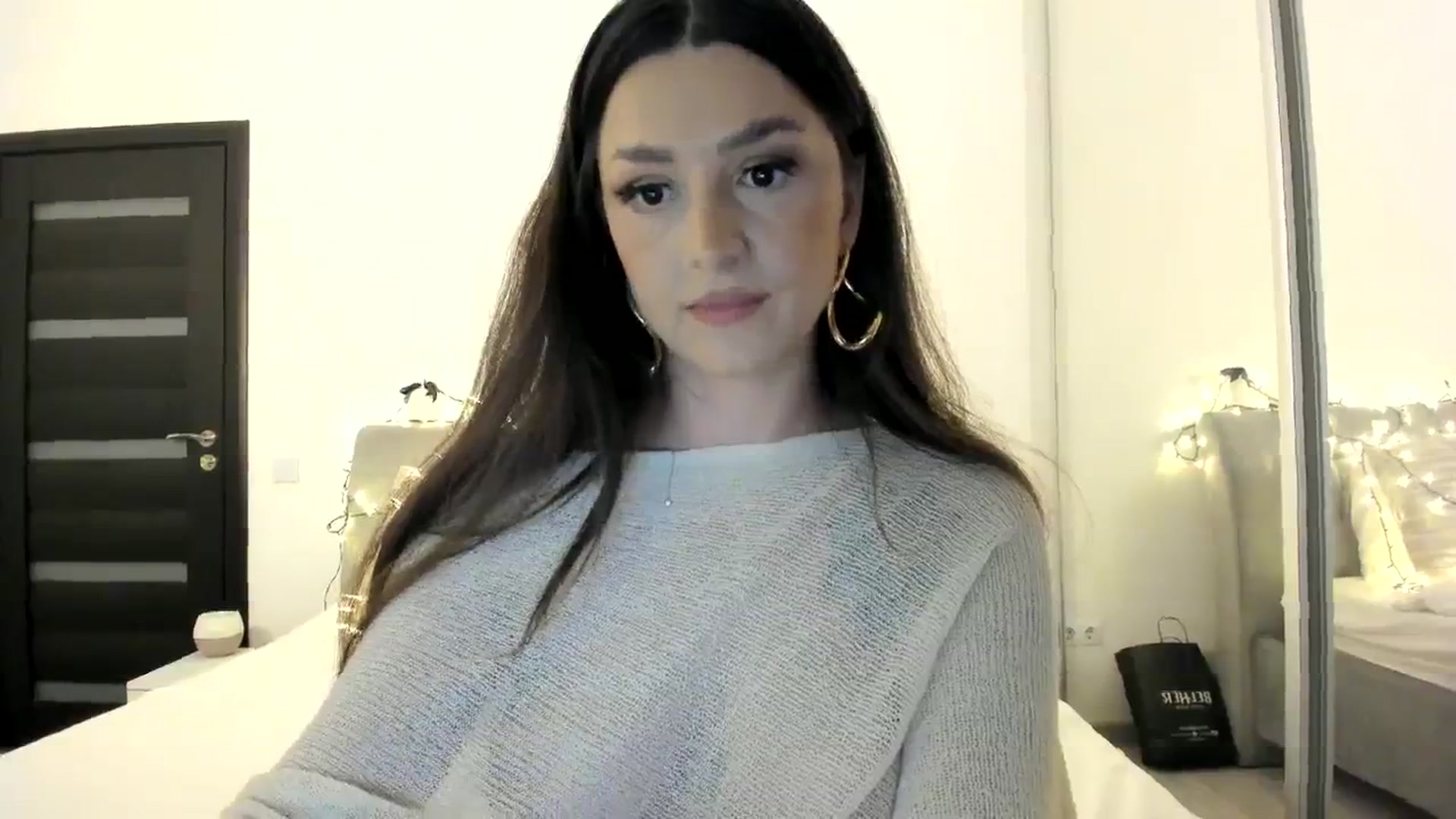 Gallery image thumbnail from Eve___'s myfreecams stream on, 12/03/2023, 16:52 image 18 of 20