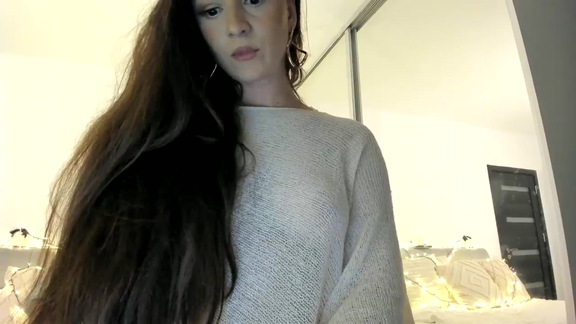 Gallery image thumbnail from Eve___'s myfreecams stream on, 12/03/2023, 16:52 image 17 of 20