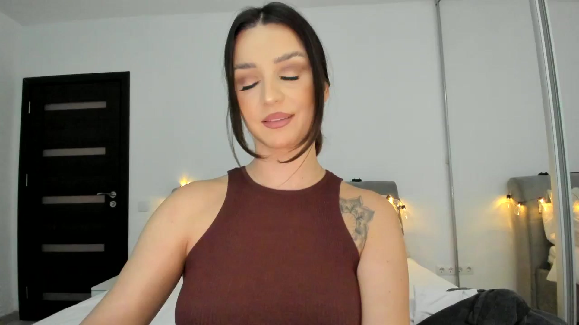 Gallery image thumbnail from Eve___'s myfreecams stream on, 12/06/2023, 15:44 image 8 of 20